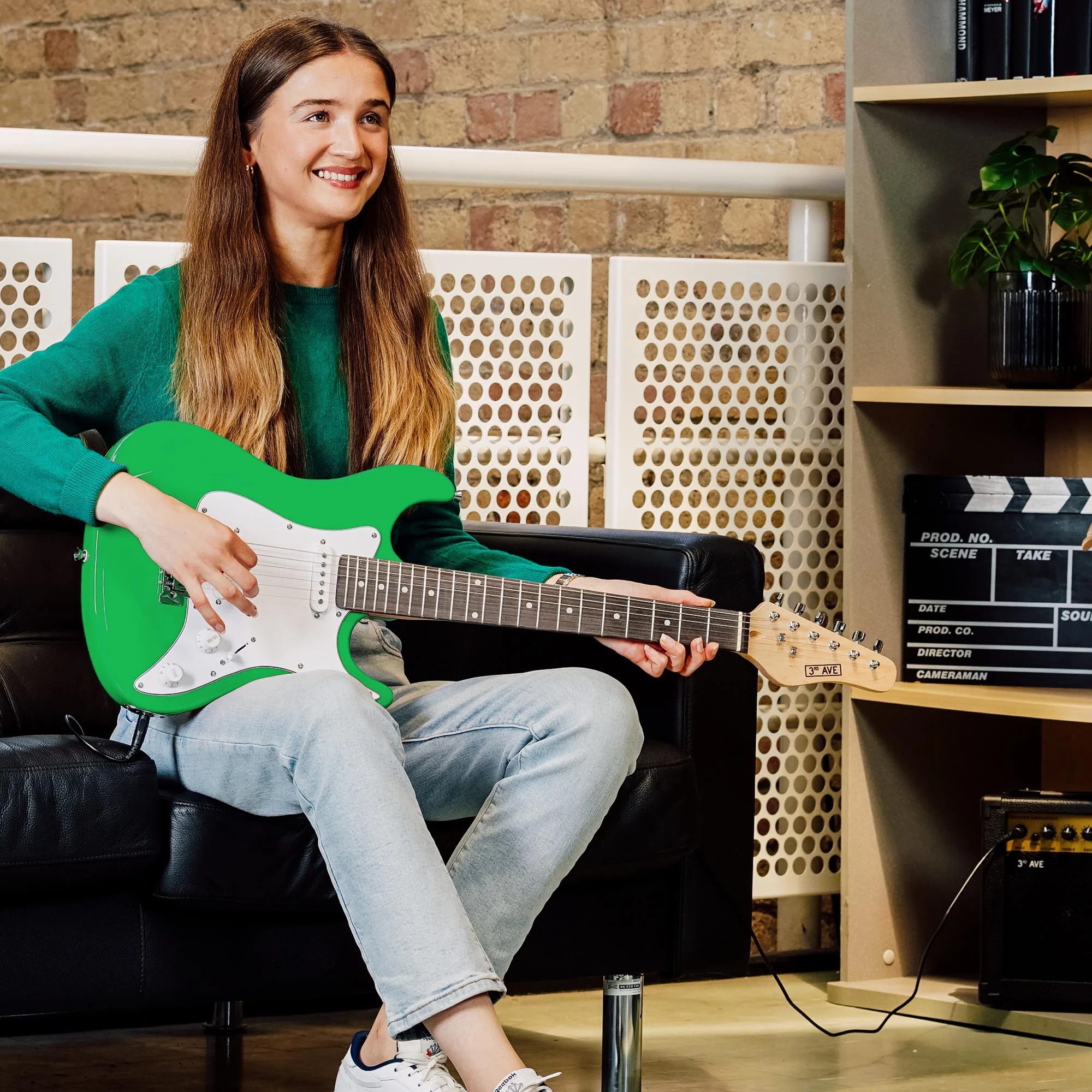 3rd Avenue 3/4 Size Electric Guitar Starter Pack - Green - Image 5