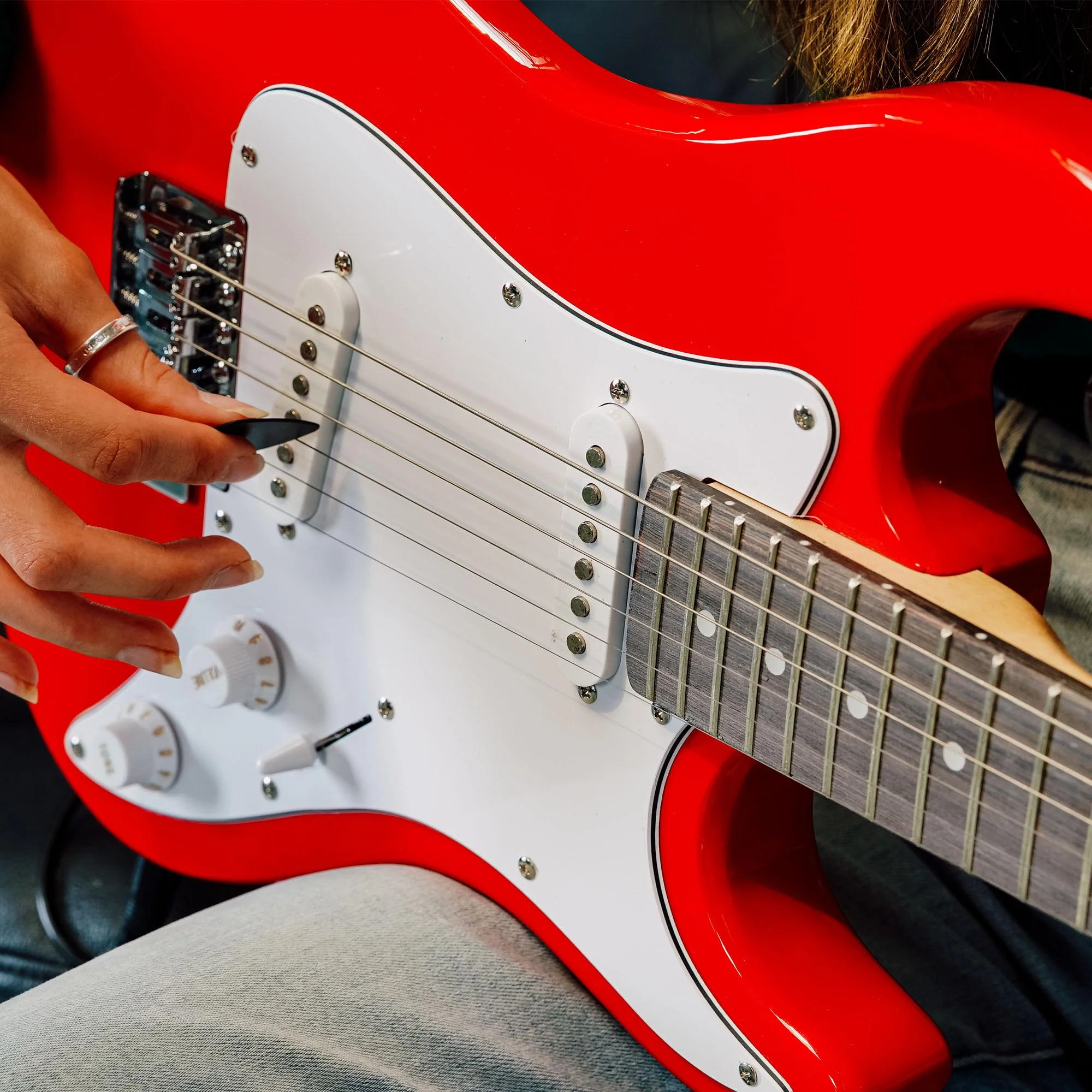 3rd Avenue 3/4 Size Electric Guitar Starter Pack - Red - Image 6