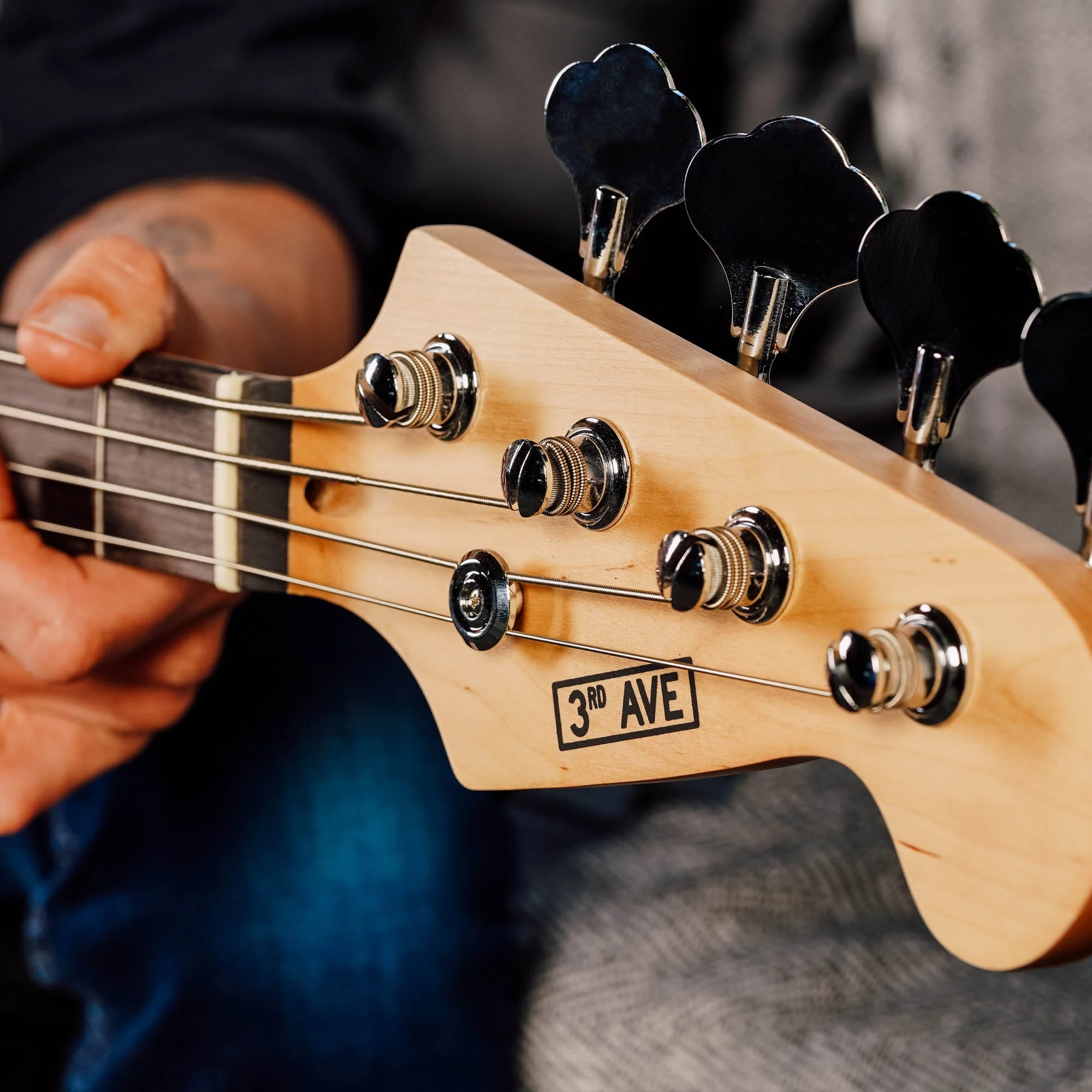 3rd Avenue Bass Guitar Starter Pack - Green - Image 6
