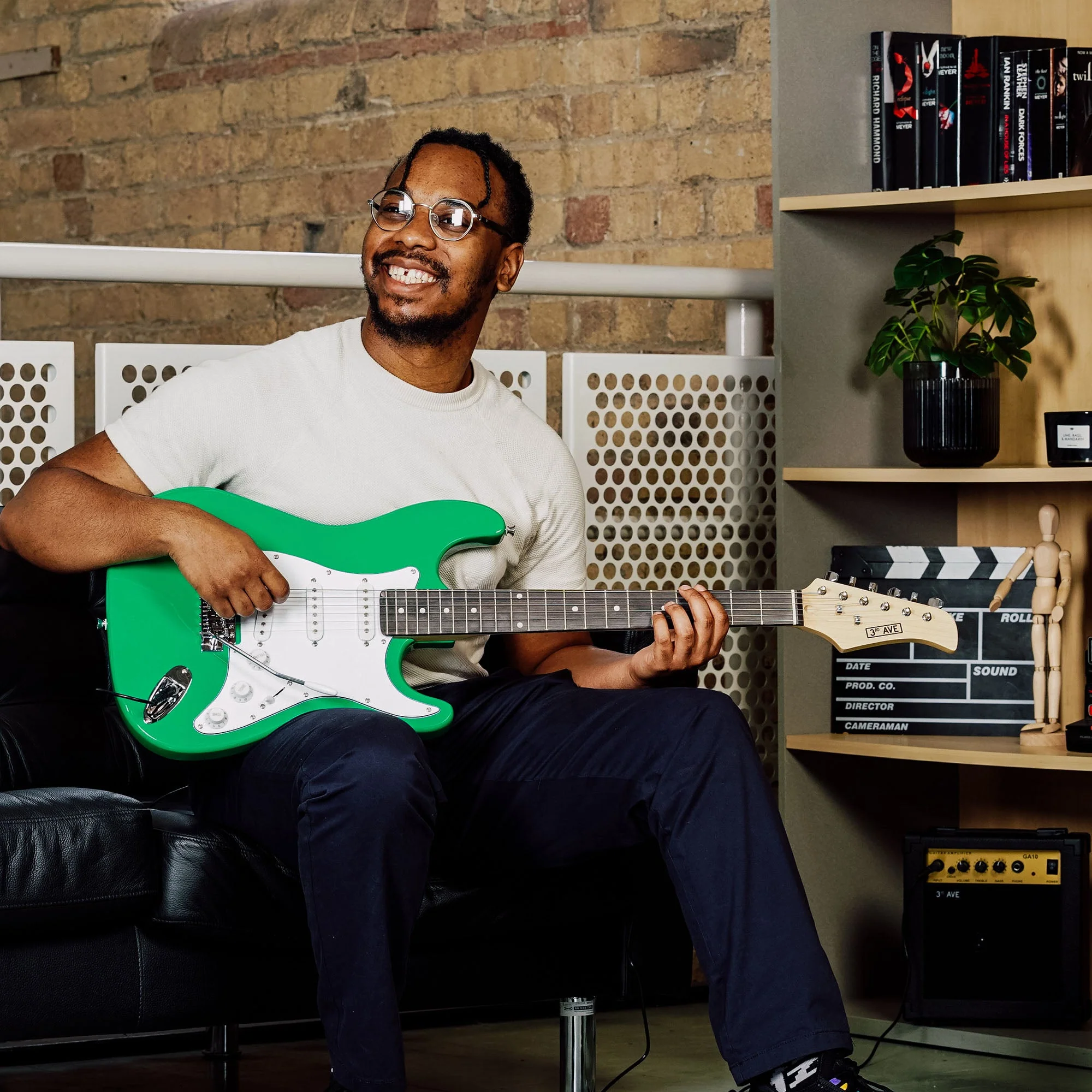 3rd Avenue Electric Guitar Starter Pack - Green - Image 5