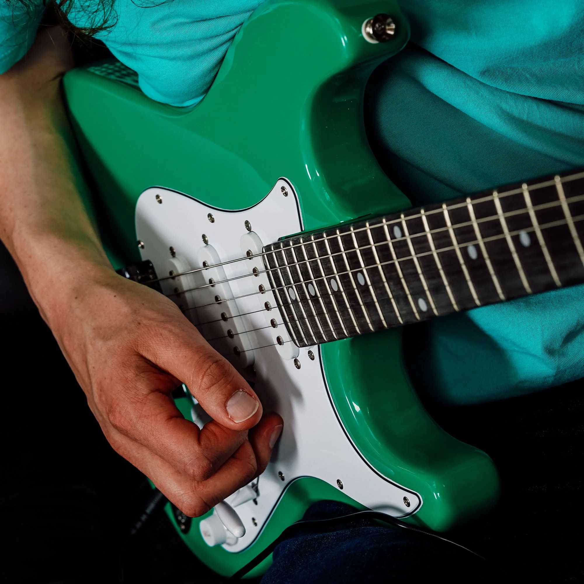 3rd Avenue Electric Guitar Starter Pack - Green - Image 6