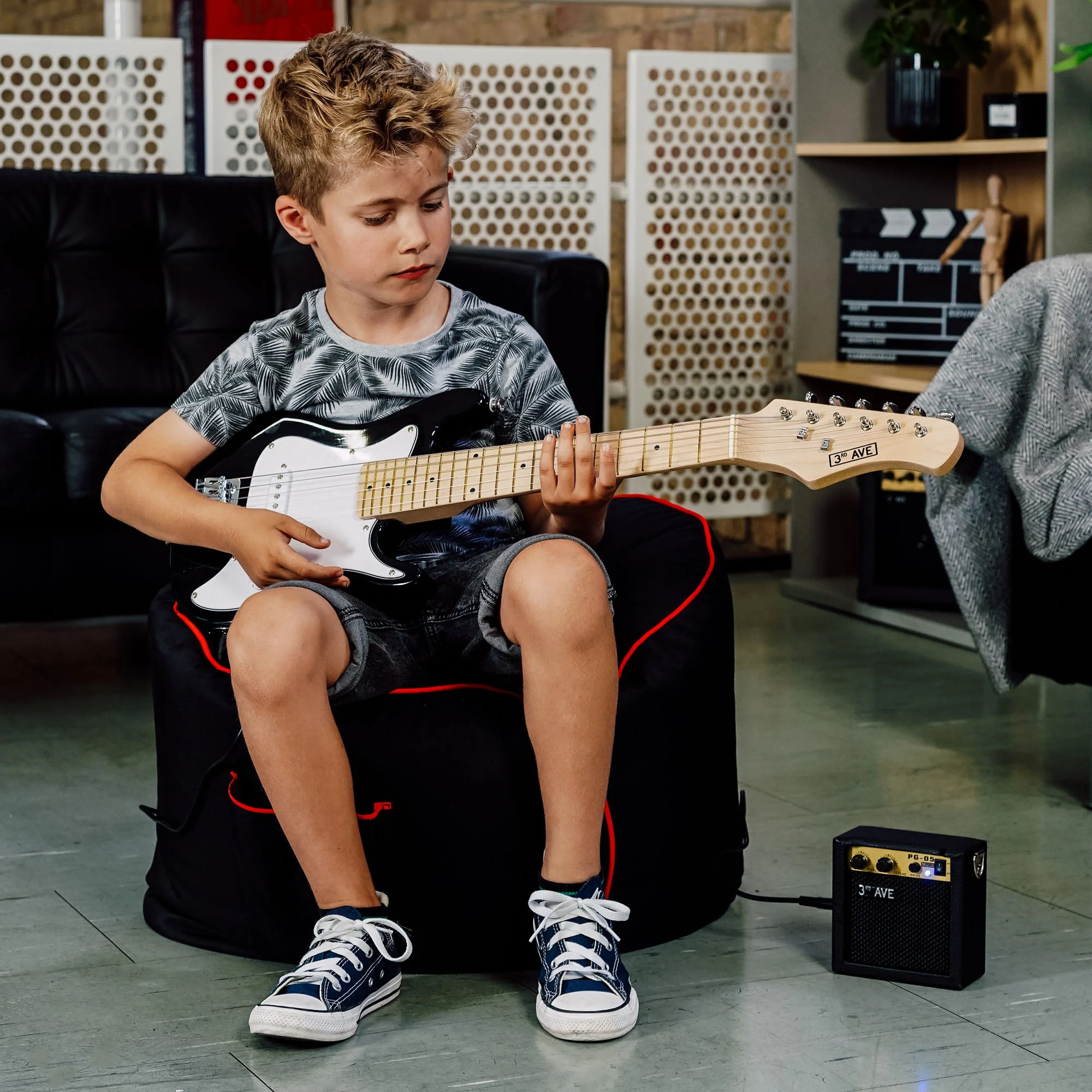 3rd Avenue Junior Electric Guitar Pack - Black & White - Image 5