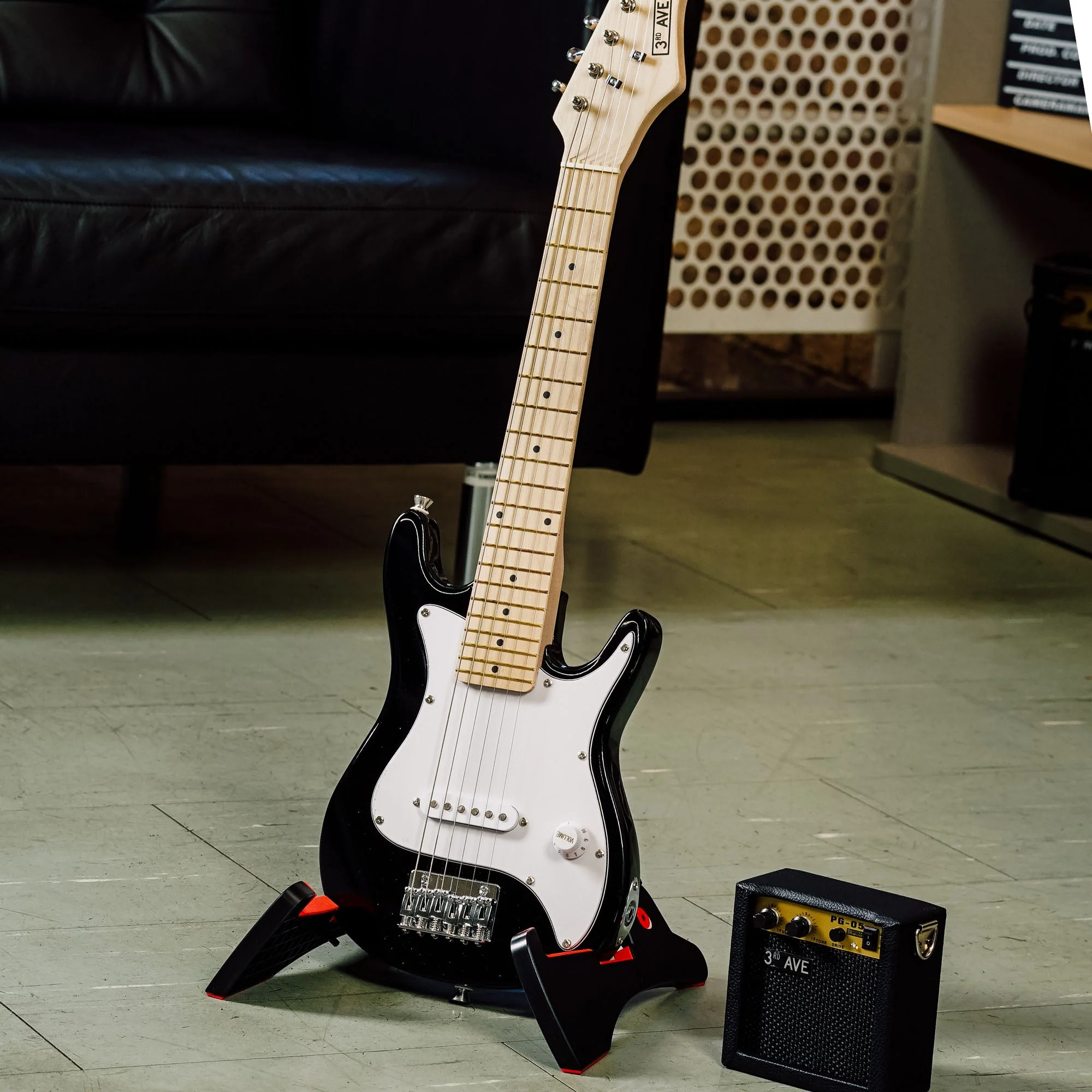 3rd Avenue Junior Electric Guitar Pack - Black & White - Image 6