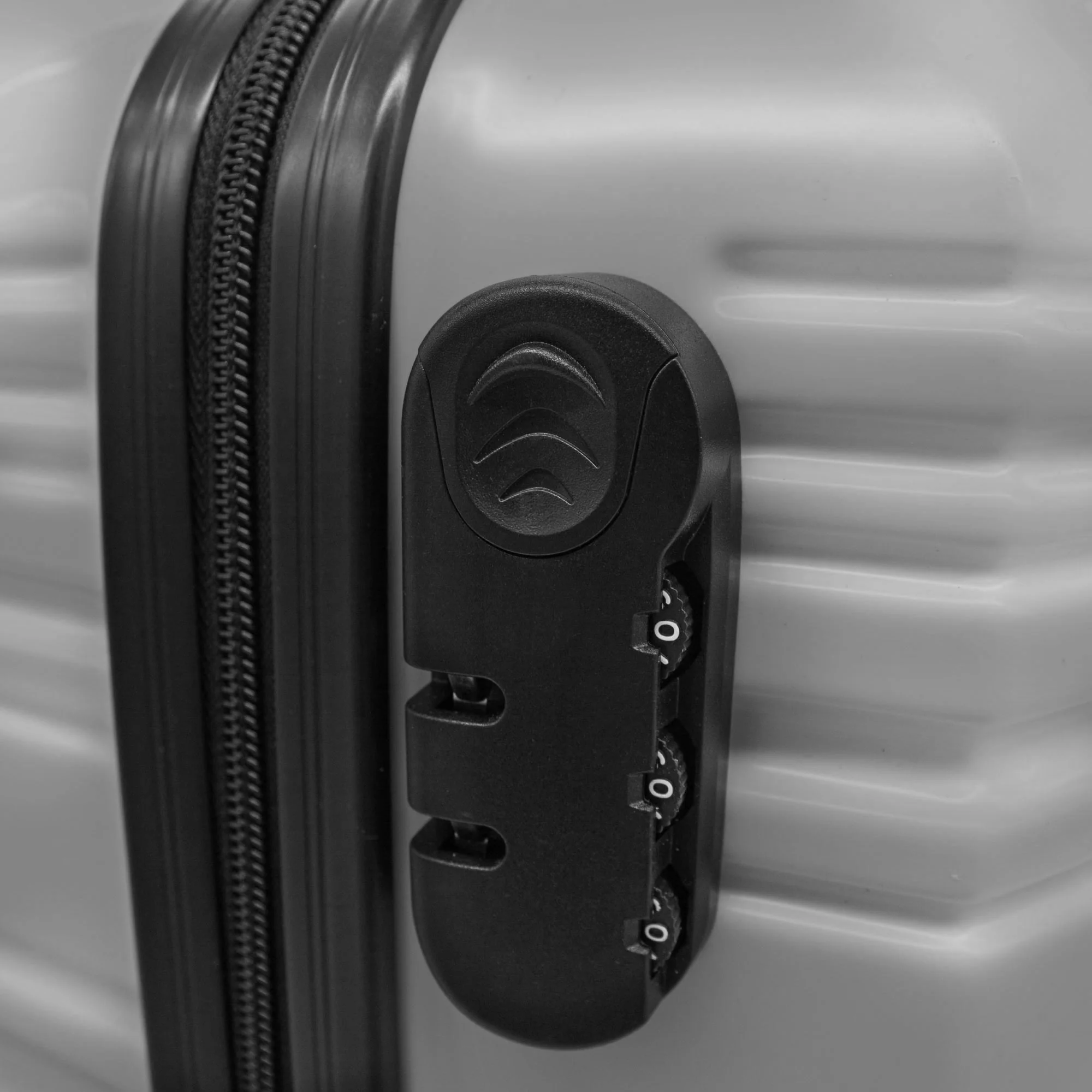 Alto Cloud ABS Suitcase - Metallic Silver - Image 4