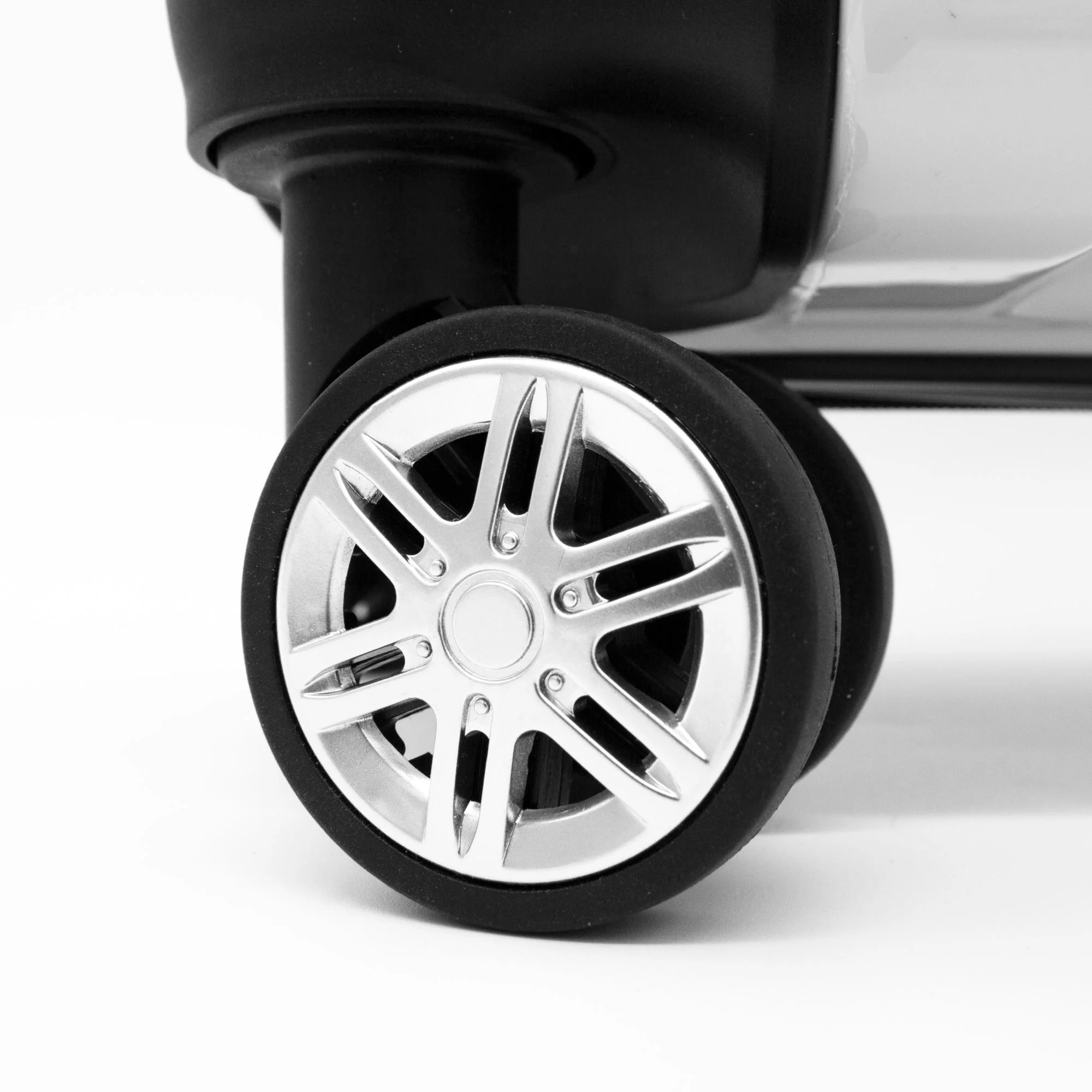 Alto Cloud ABS Suitcase - Metallic Silver - Image 5