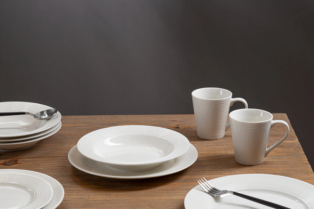 Avie 16 Pc Ribbed Dinner Set - Image 4