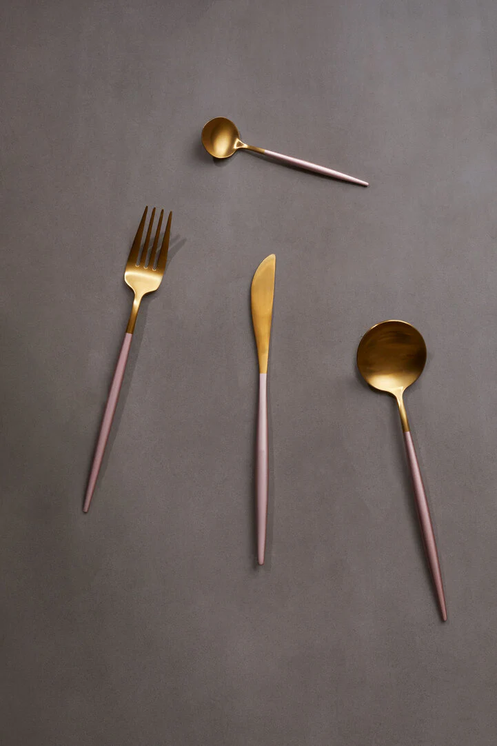 Avie 16 Piece Pink And Gold Finish Cutlery Set - Image 4