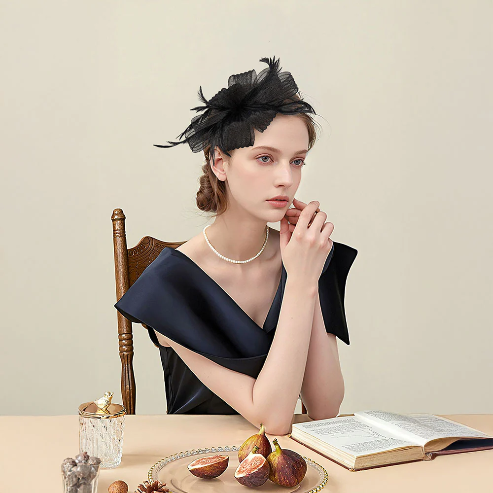 Black Vintage Fashion Fascinator - Image 3