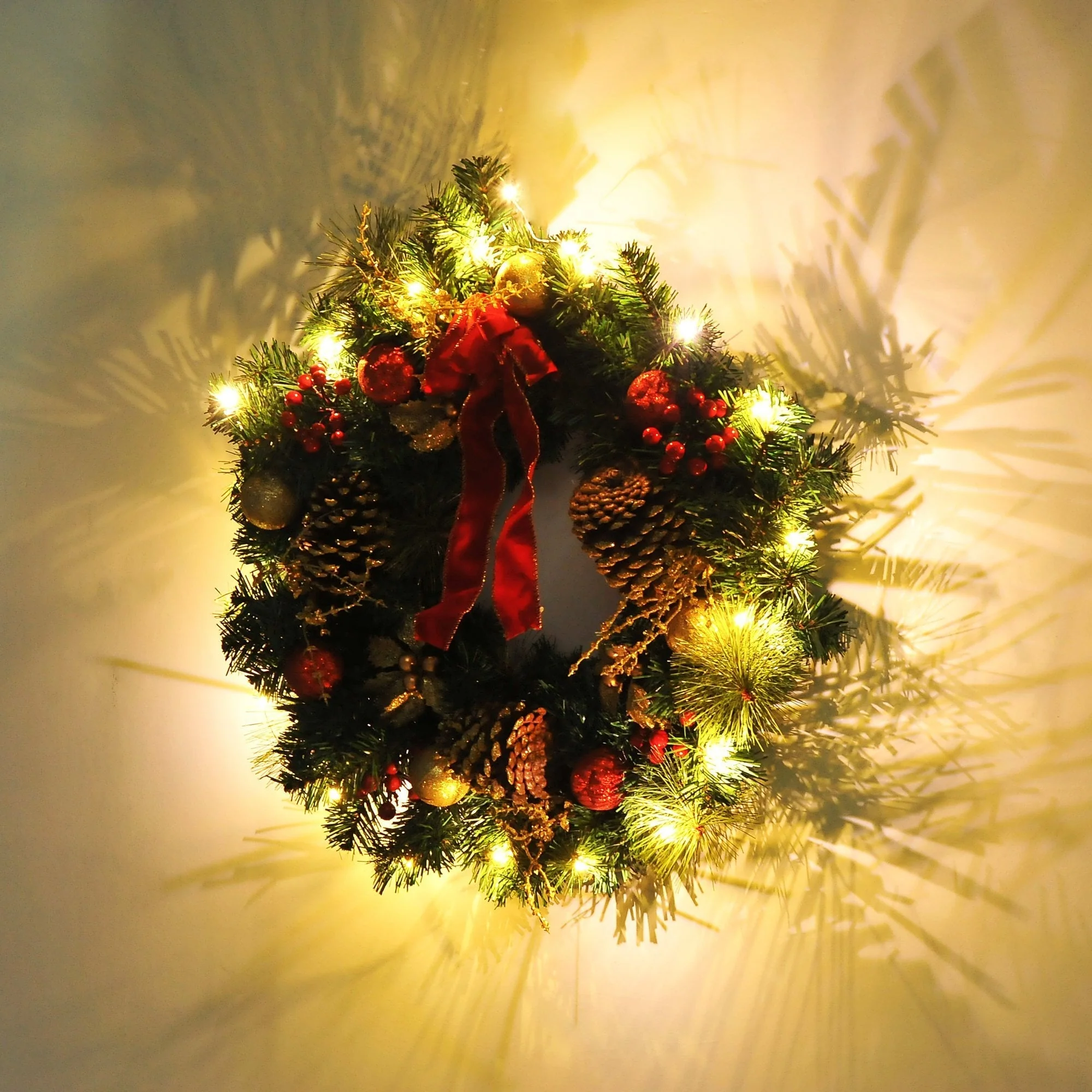 Christmas Time Pre-Lit Artificial Christmas Door Wreath, 60 Cm Diameter - Image 2