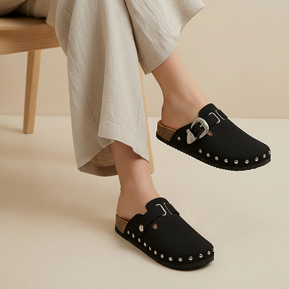 Closed-Toe Slip-On Mules Sandals - Black Studded