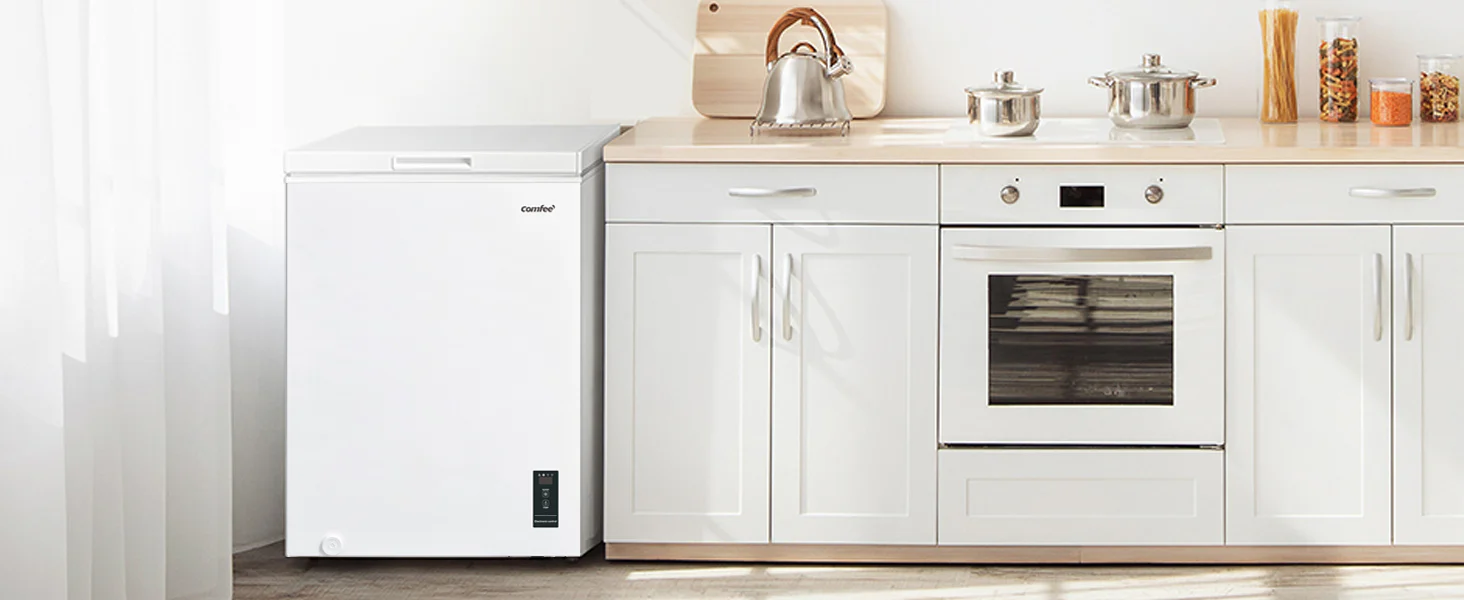 COMFEE 99L Freestanding Chest Freezer with Digital Temperature Control