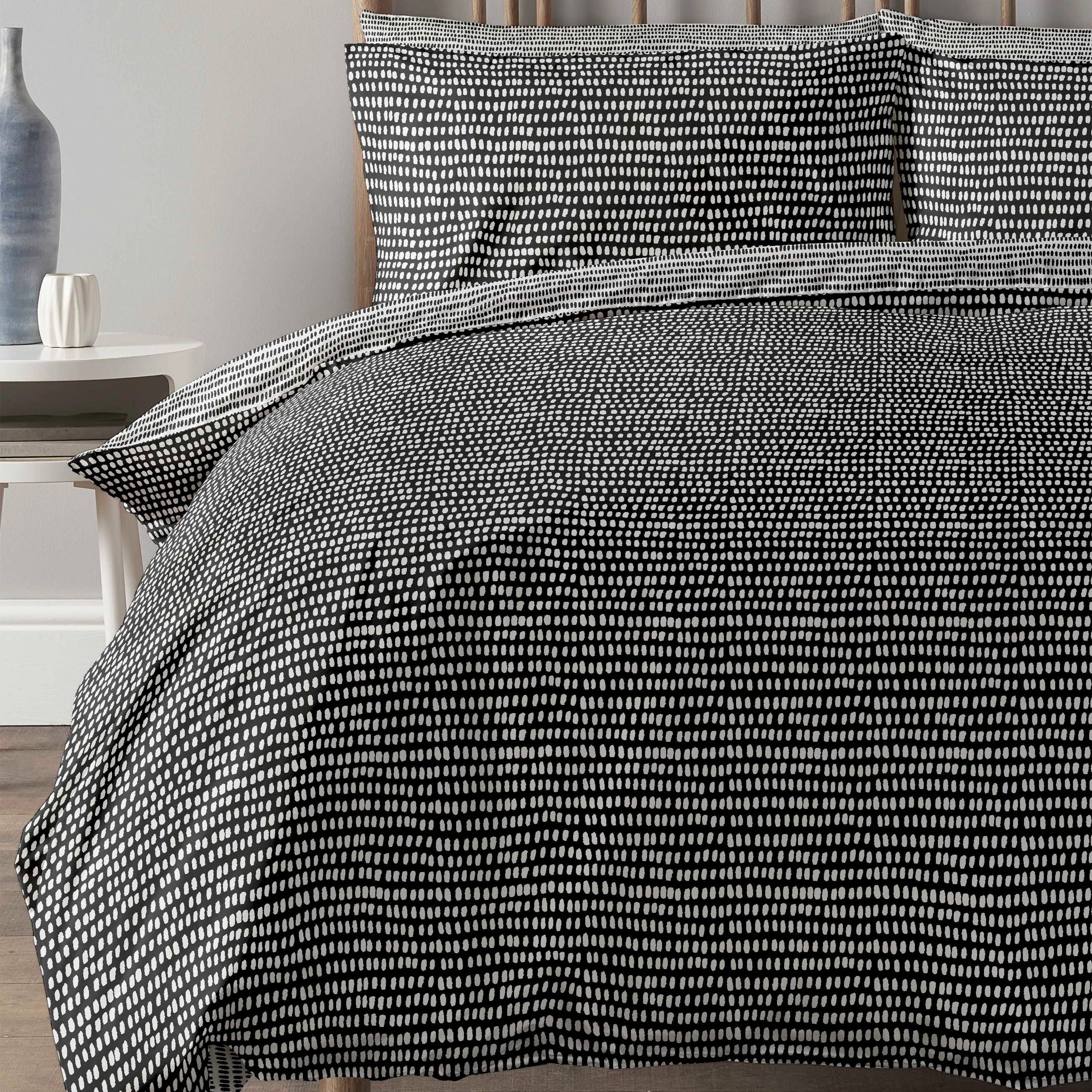 Copenhagen Home Arri Reversible Double Duvet Cover Set with Pillowcases - Black & white - Image 2