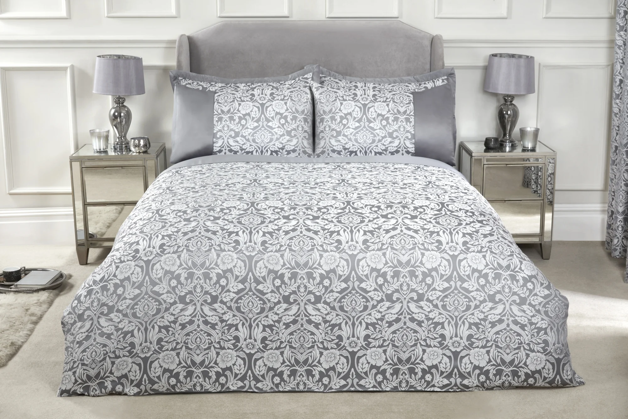 Eden - Embellished Jacquard Duvet Set in Silver - Image 2