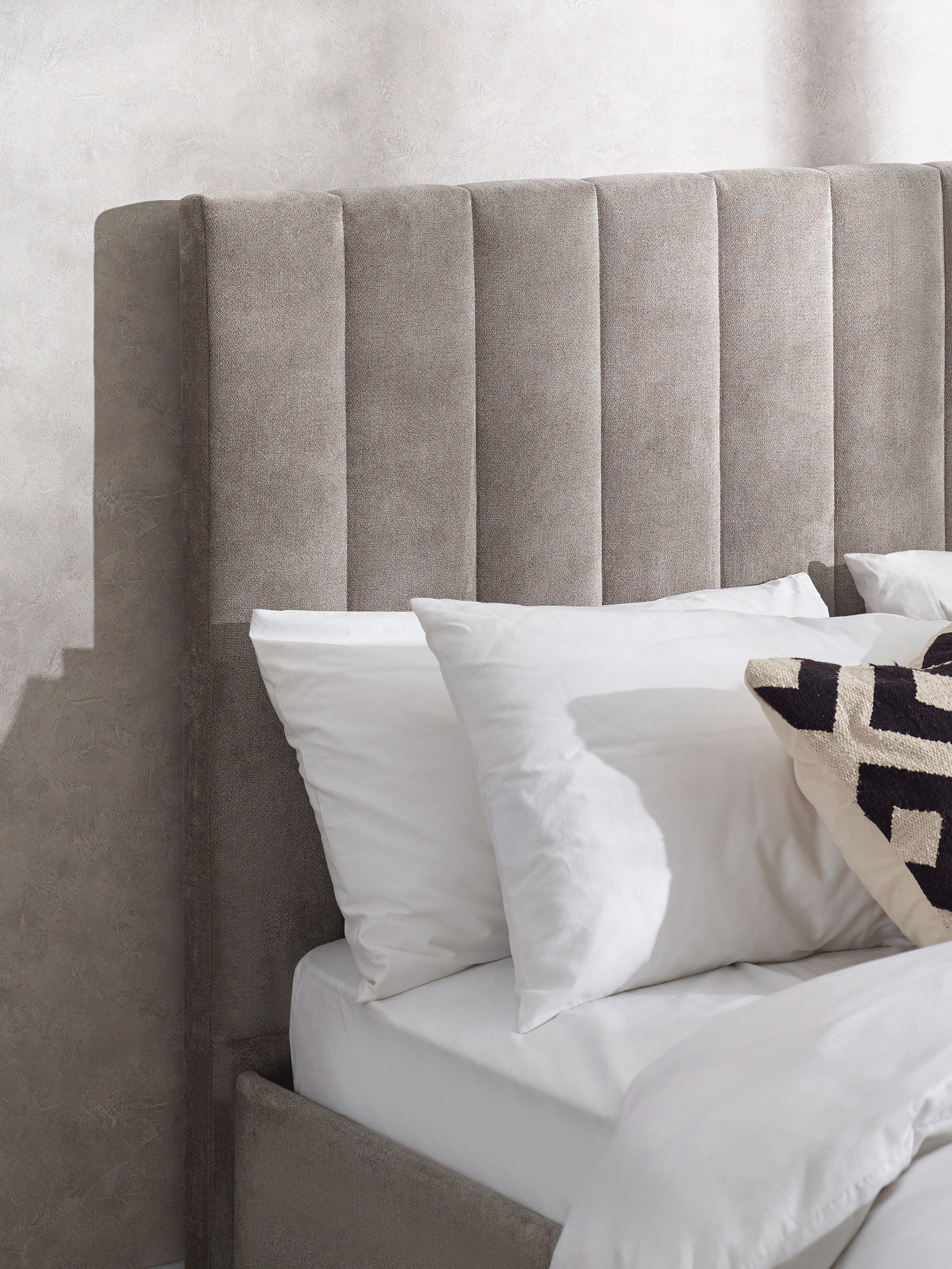 Eloise 150cm King Size Bed - Grey - Image 3