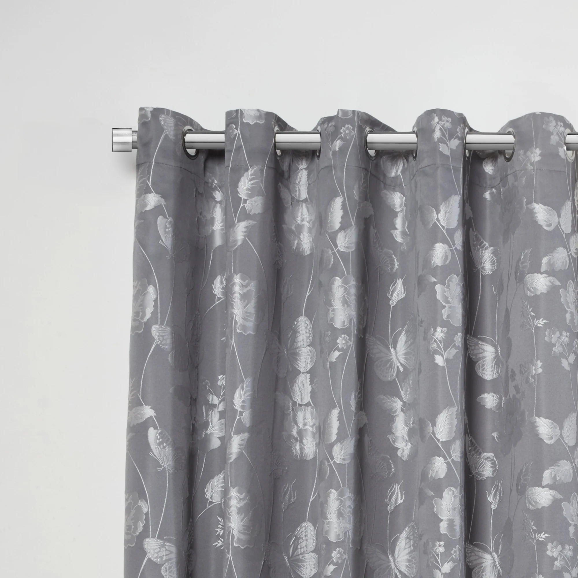 Full Stop - Extendable Curtain Pole With Pair Of End Finials In Chrome - Image 2