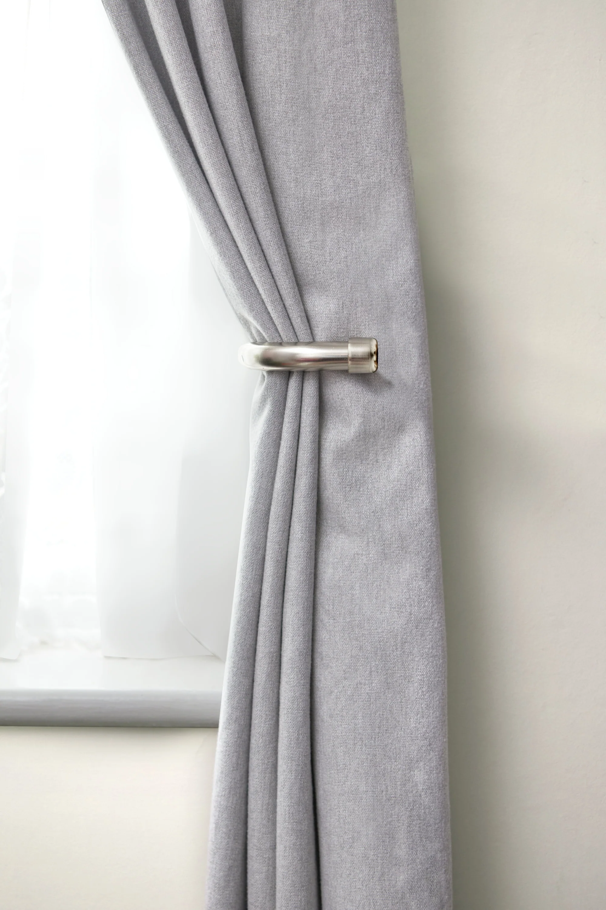 Full Stop - Pair of Holdaback Tiebacks with End Finials in Brushed Silver