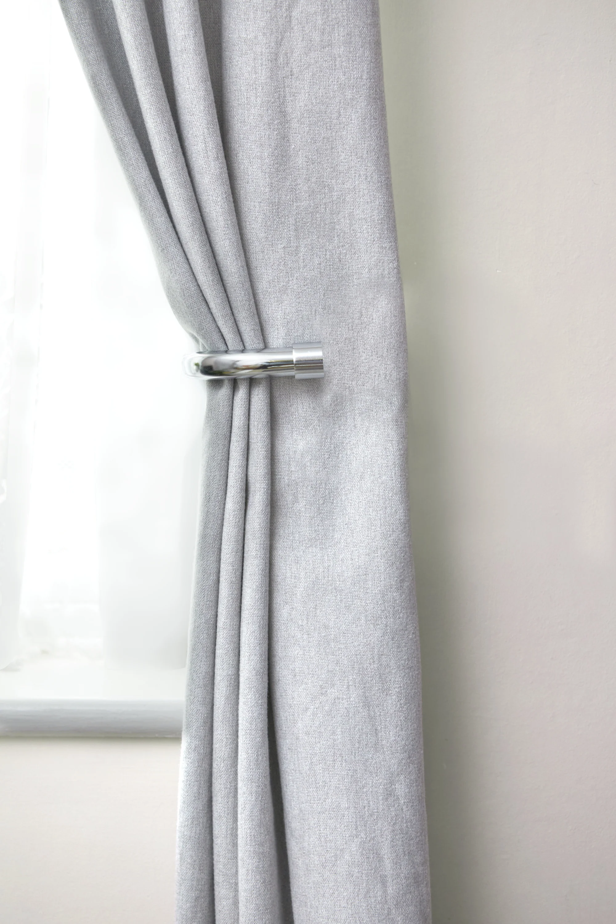 Full Stop - Pair of Holdaback Tiebacks with End Finials in Chrome