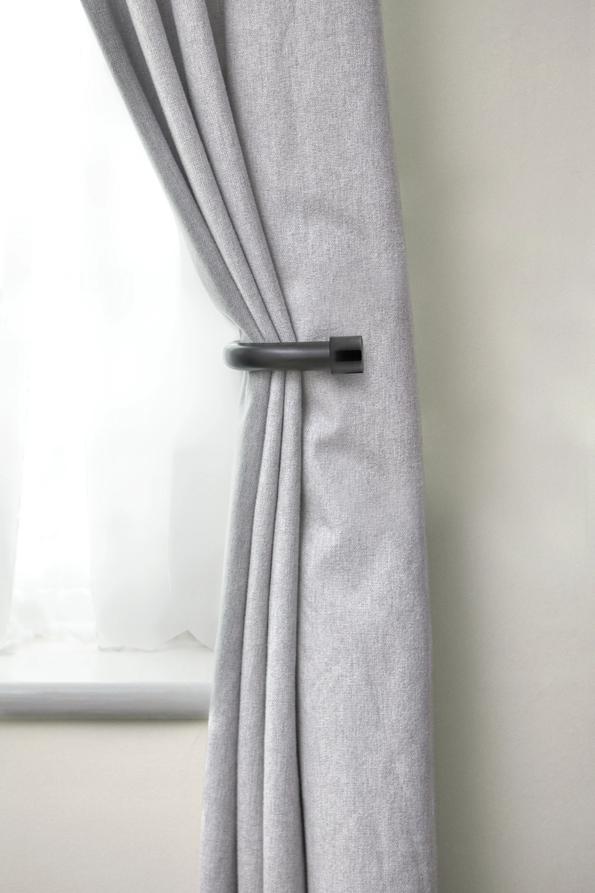 Full Stop - Pair of Holdaback Tiebacks with End Finials in Matt Black