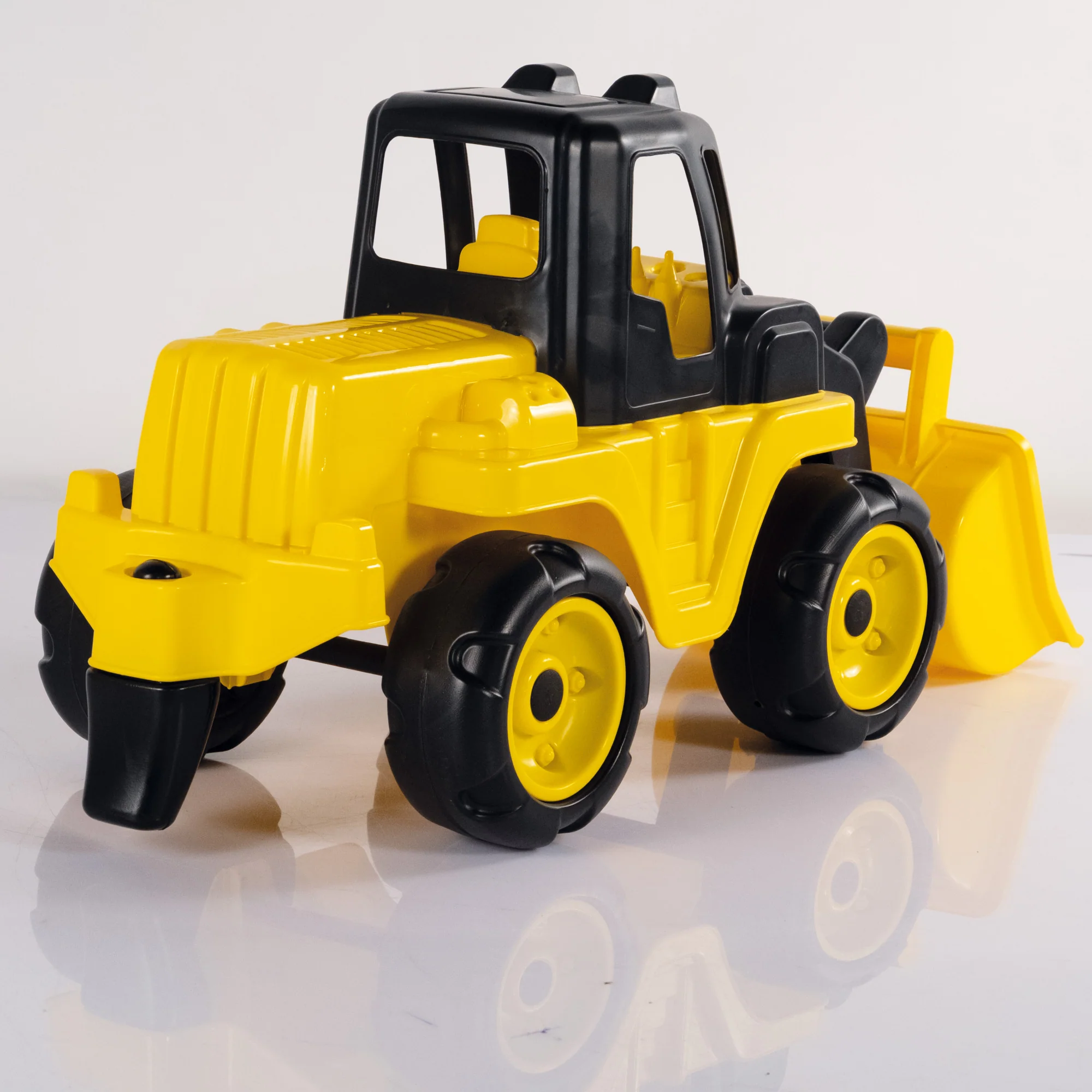 Giant Loader In CTN W/poster - Image 4