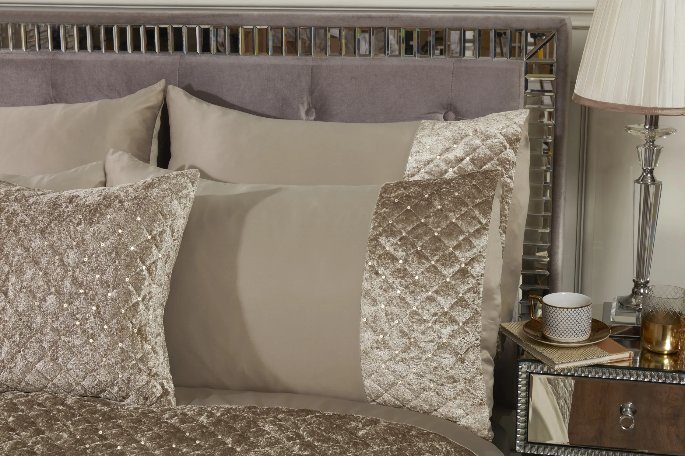 Glamour - Quilted Sequin Velvet Bedspread Set in Mink - Image 3