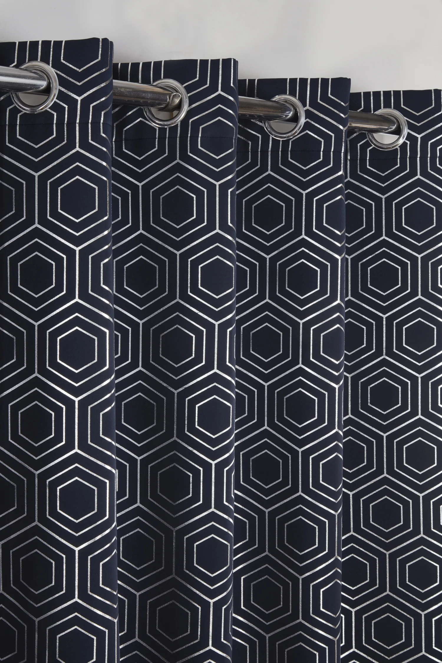 Hartford - Woven Thermal Blackout Eyelet Curtains in Navy - Image 2