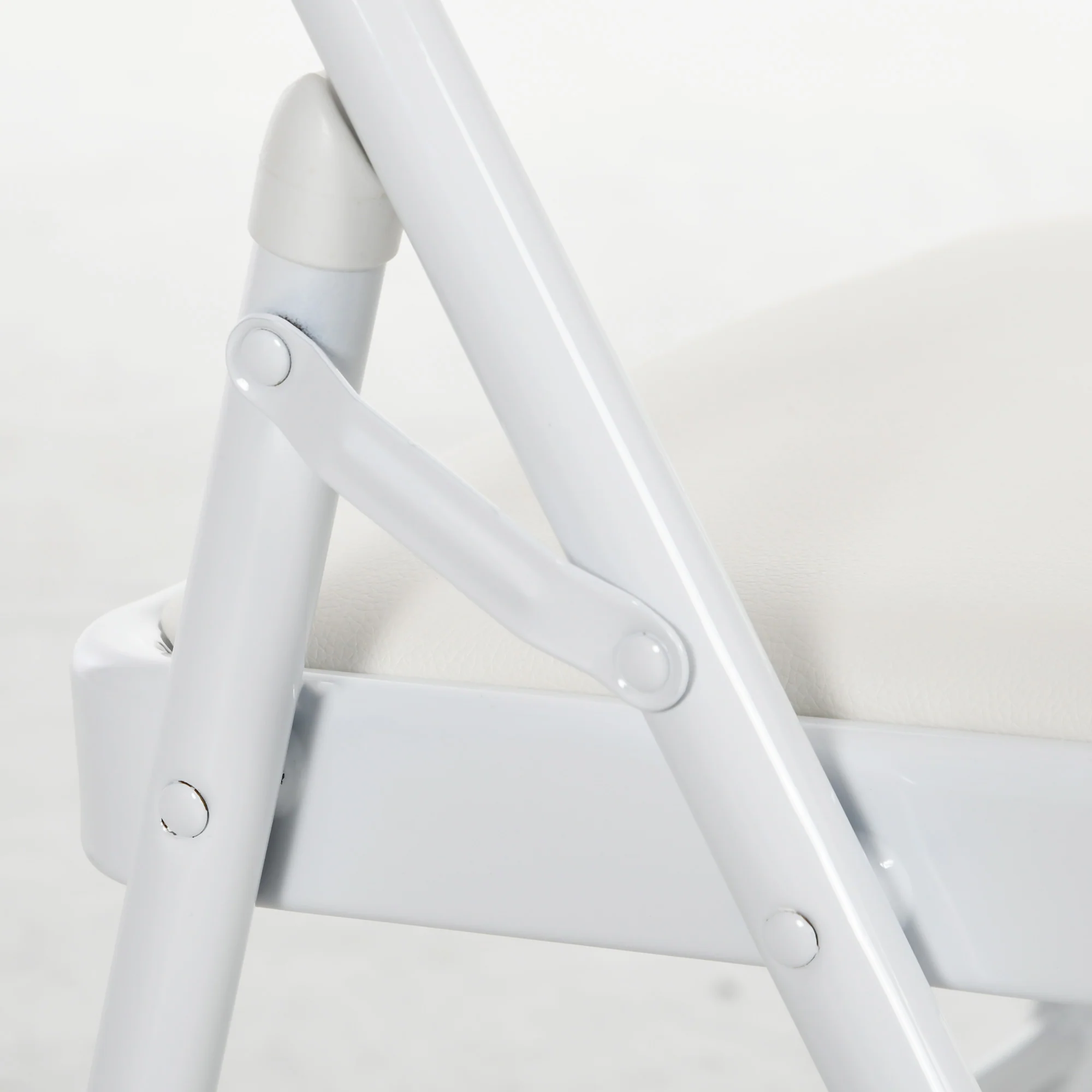 HOMCOM 2 Pack Padded Folding Chairs With Cushioned Seat And Metal Frame White - Image 9