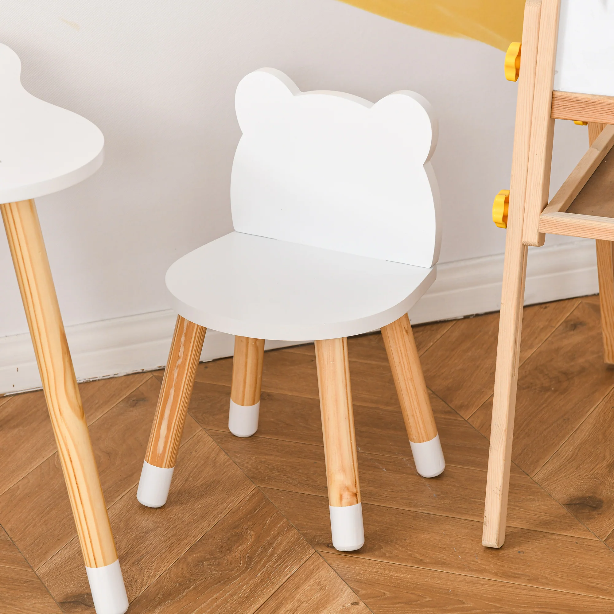HOMCOM 3 Piece Kids Table And Chair Set With 2 Bear-shaped Chairs, White - Image 9