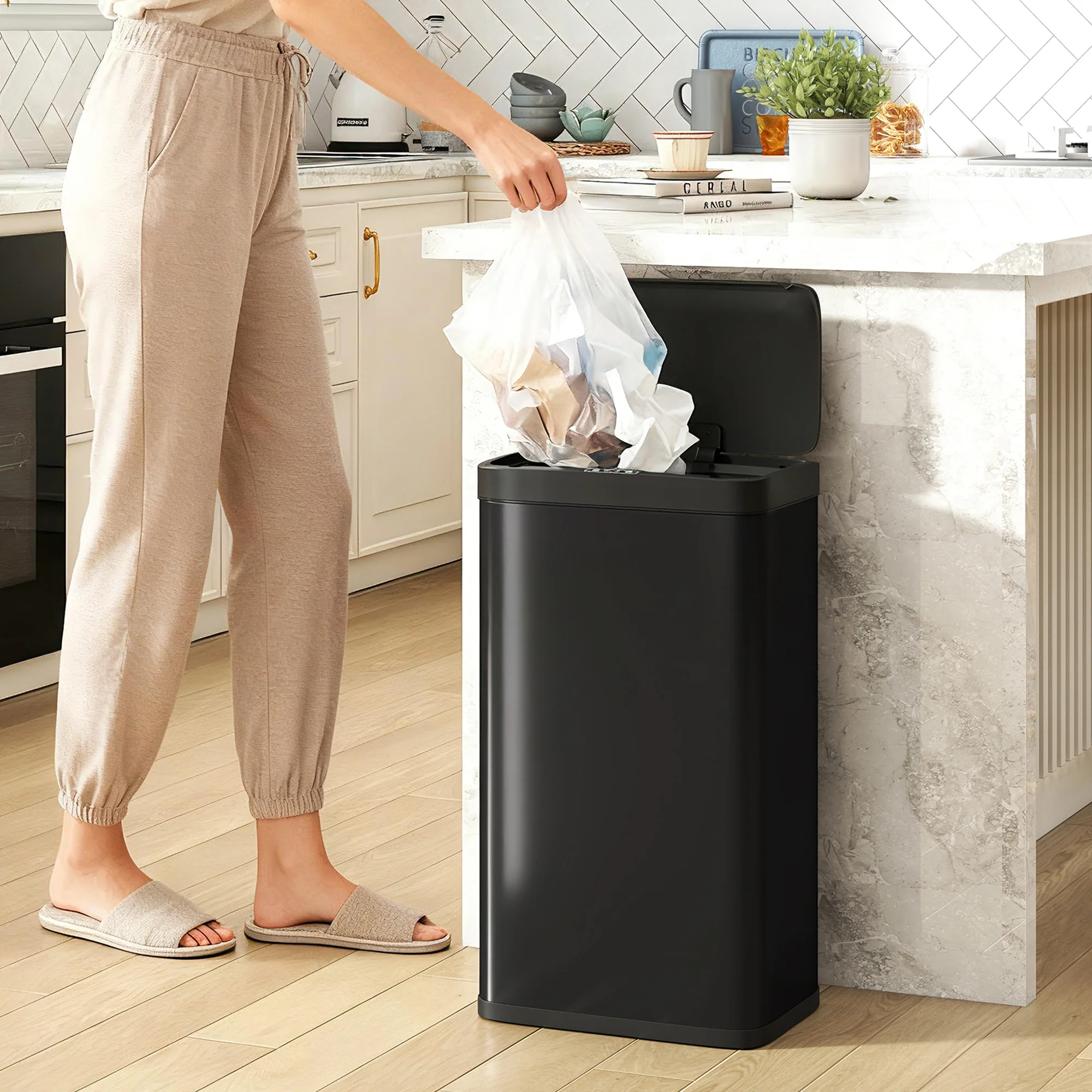 HOMCOM 45L Sensor Bin, Metal Kitchen Bin with Automatic Close, Black - Image 2