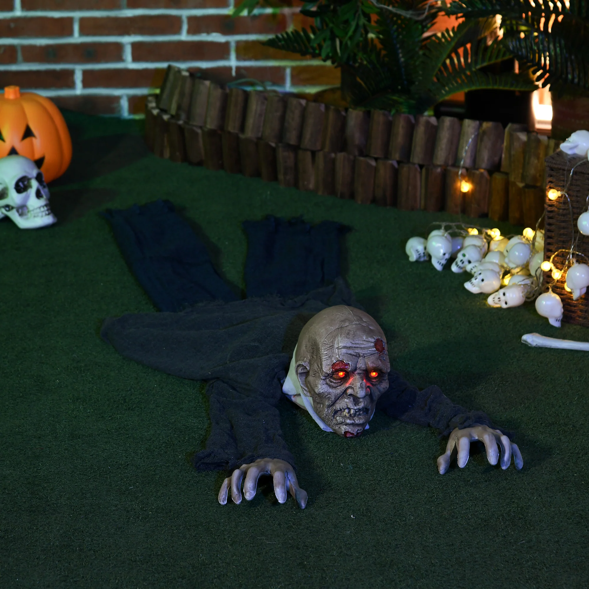 HOMCOM 5.2ft Halloween Outdoor Decoration Crawling Zombie, Sound Activated - Image 2