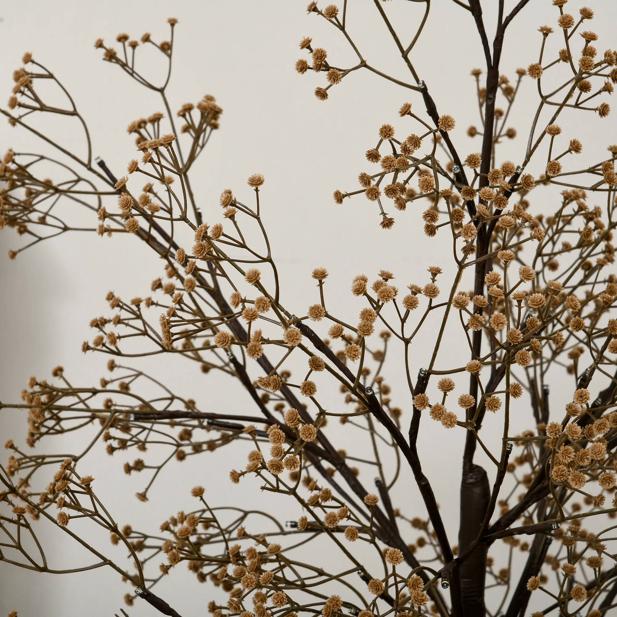 HOMCOM 6ft Artificial Gypsophila Blossom Tree Light with 96 Warm White LED Light, Baby Breath Flowers for Home Party Wedding, Indoor and Outdoor Use - Image 8