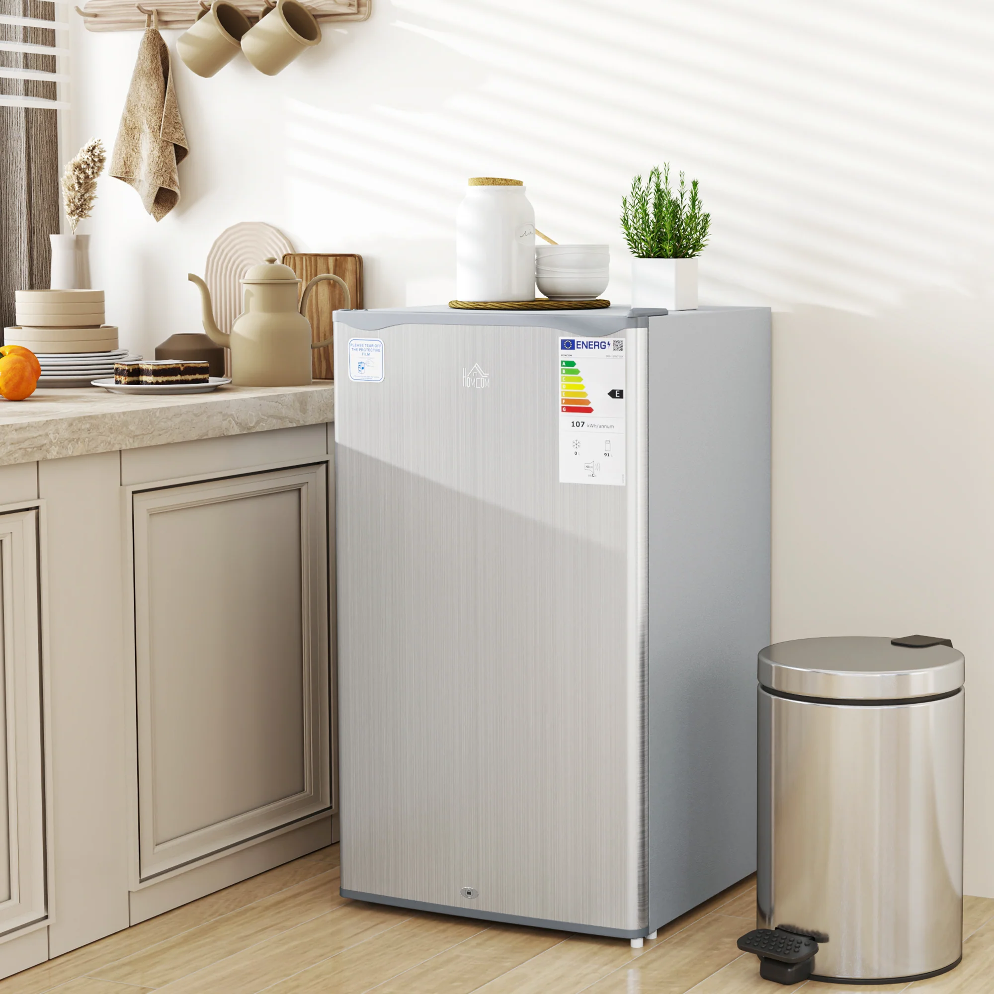 HOMCOM 91L Freestanding Under Counter Fridge With Lock - Image 20