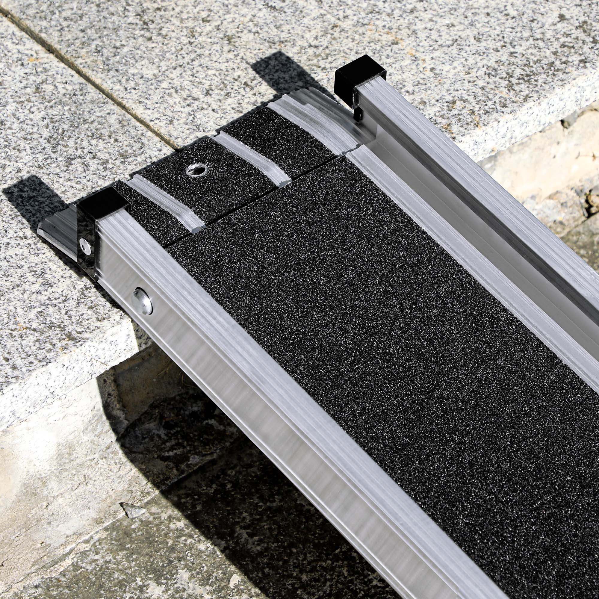HOMCOM Aluminium Telescopic Wheelchair Ramps, 244cm, 270kg, Folding Ramp - Image 9