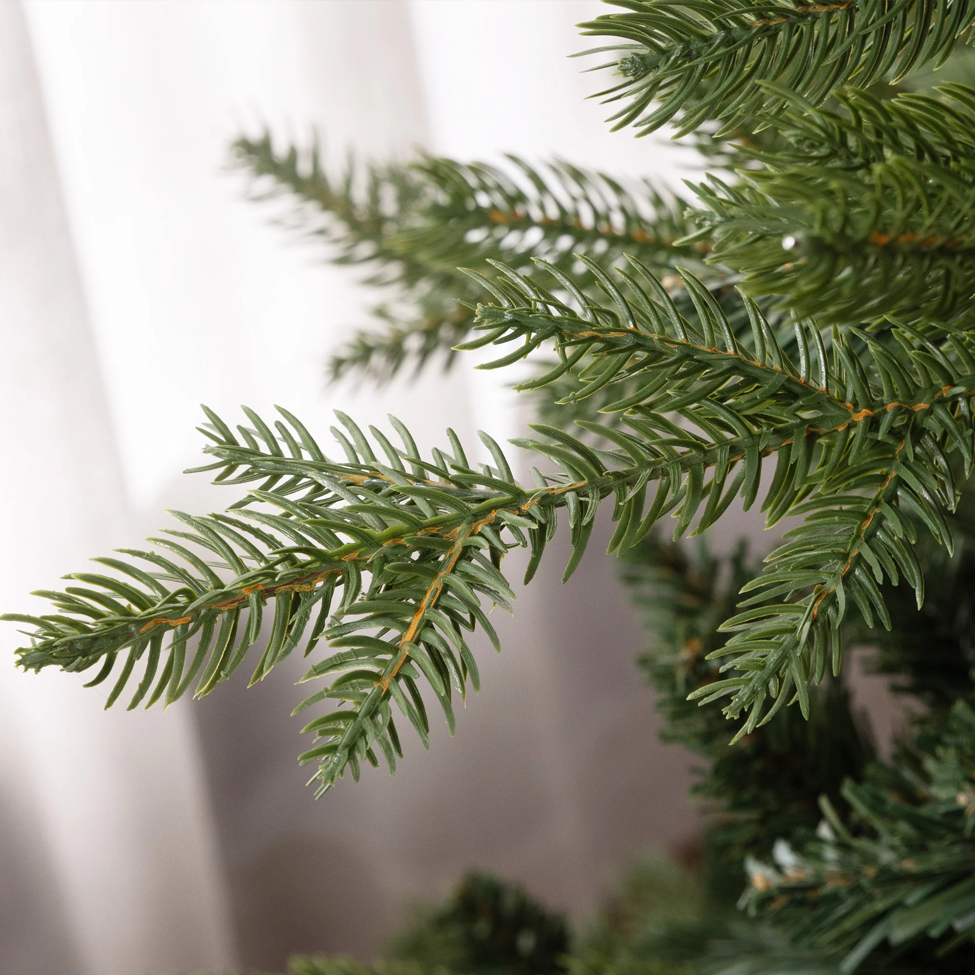 HOMCOM Artificial Christmas Tree With Metal Base, Hinged Branches - Image 9