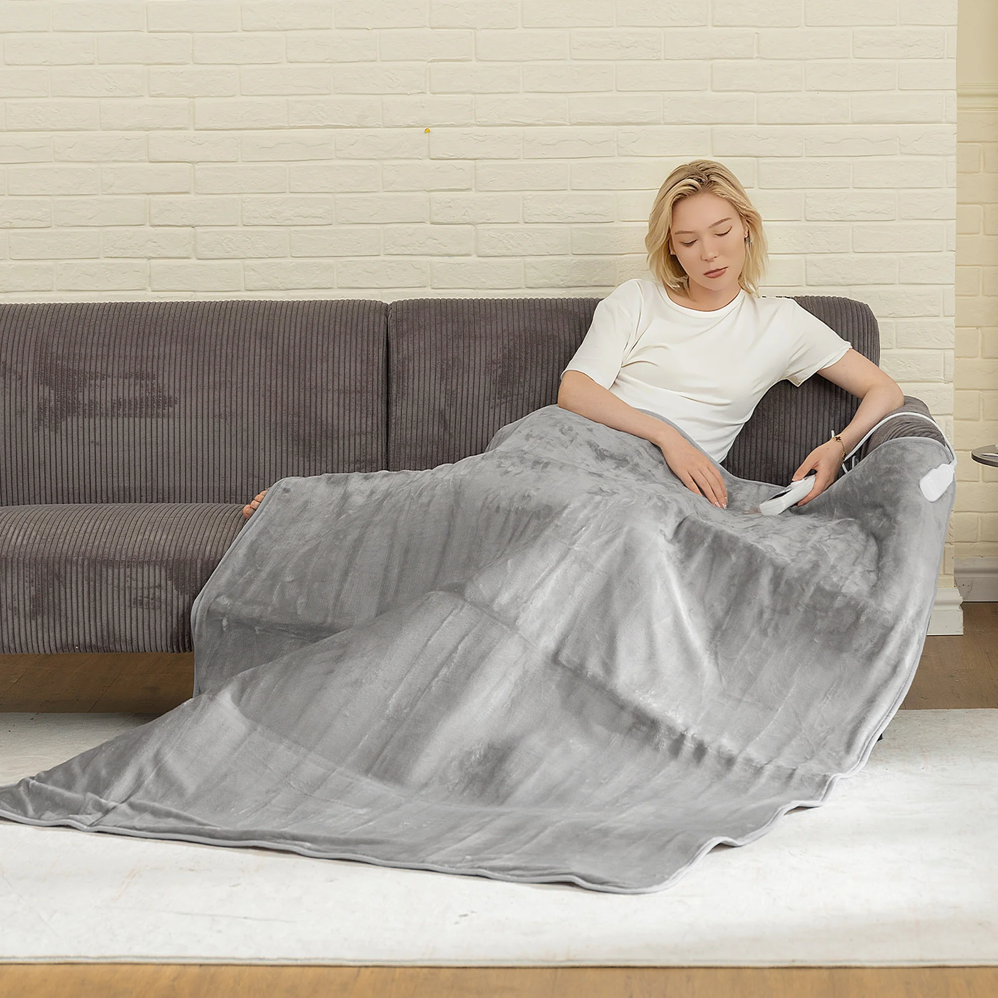 HOMCOM Flannel Fabric Heated Throw, Machine Washable Electric Blanket, Grey - Image 8