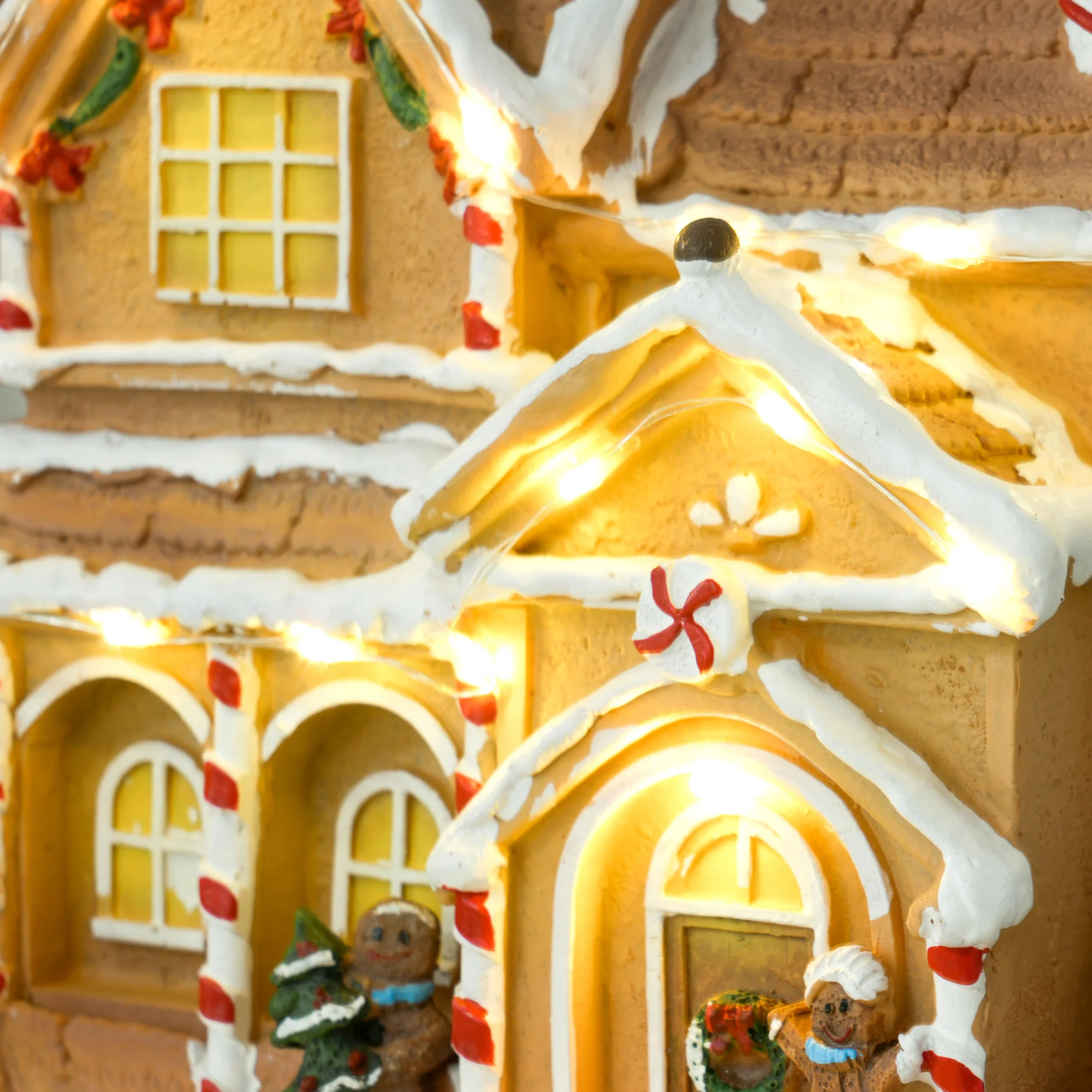 HOMCOM Lighted And Musical Christmas Candy House With Gingerbread Man Brown - Image 7