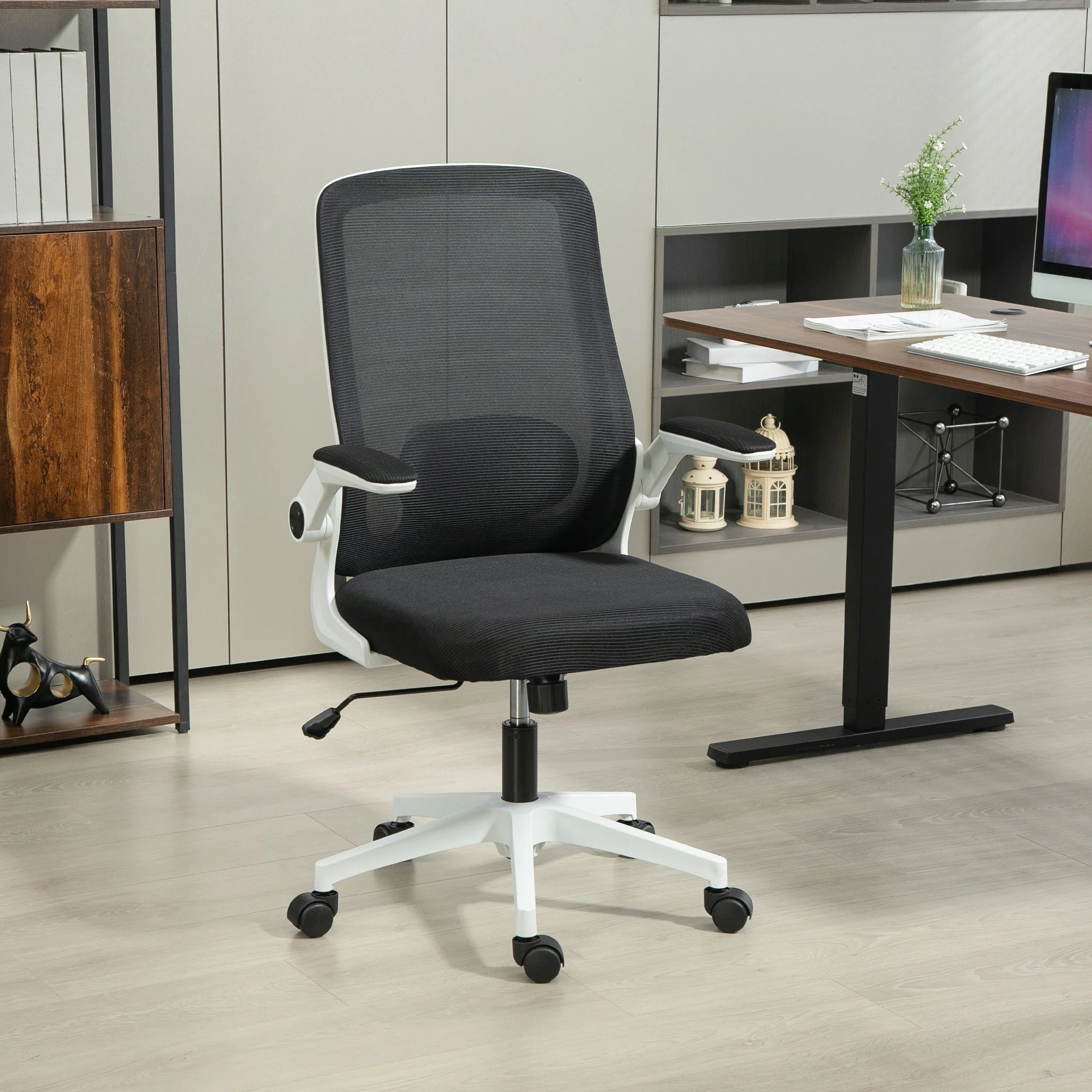 HOMCOM Mesh Desk Chair With Tilt Function, Lumbar Support - Image 2