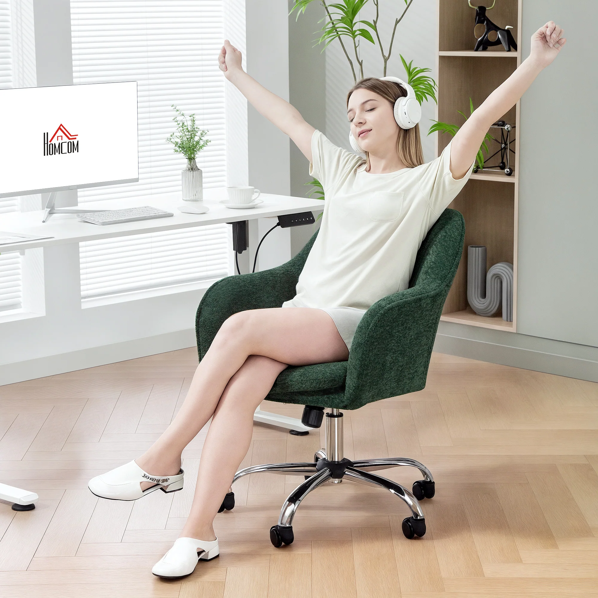 HOMCOM Modern Velvet Office Desk Chair For Bedroom, Living Room - Image 18