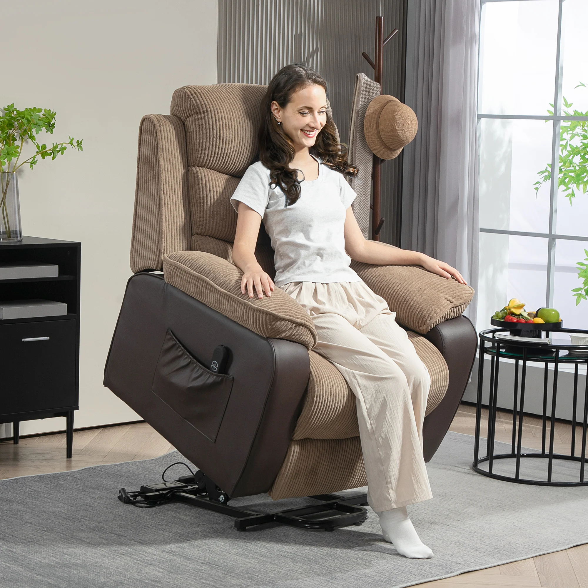 HOMCOM Power Lift Riser and Recliner Chair with Remote Control - Image 2