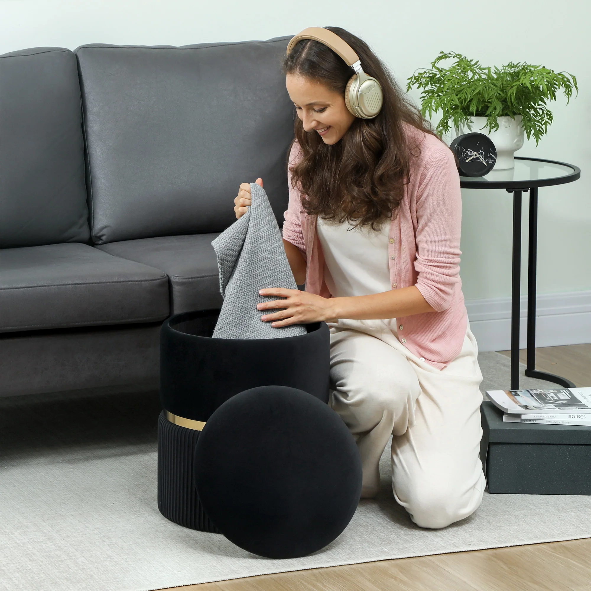 HOMCOM Round Pouffe Storage Footstool With Hidden Space - Image 7