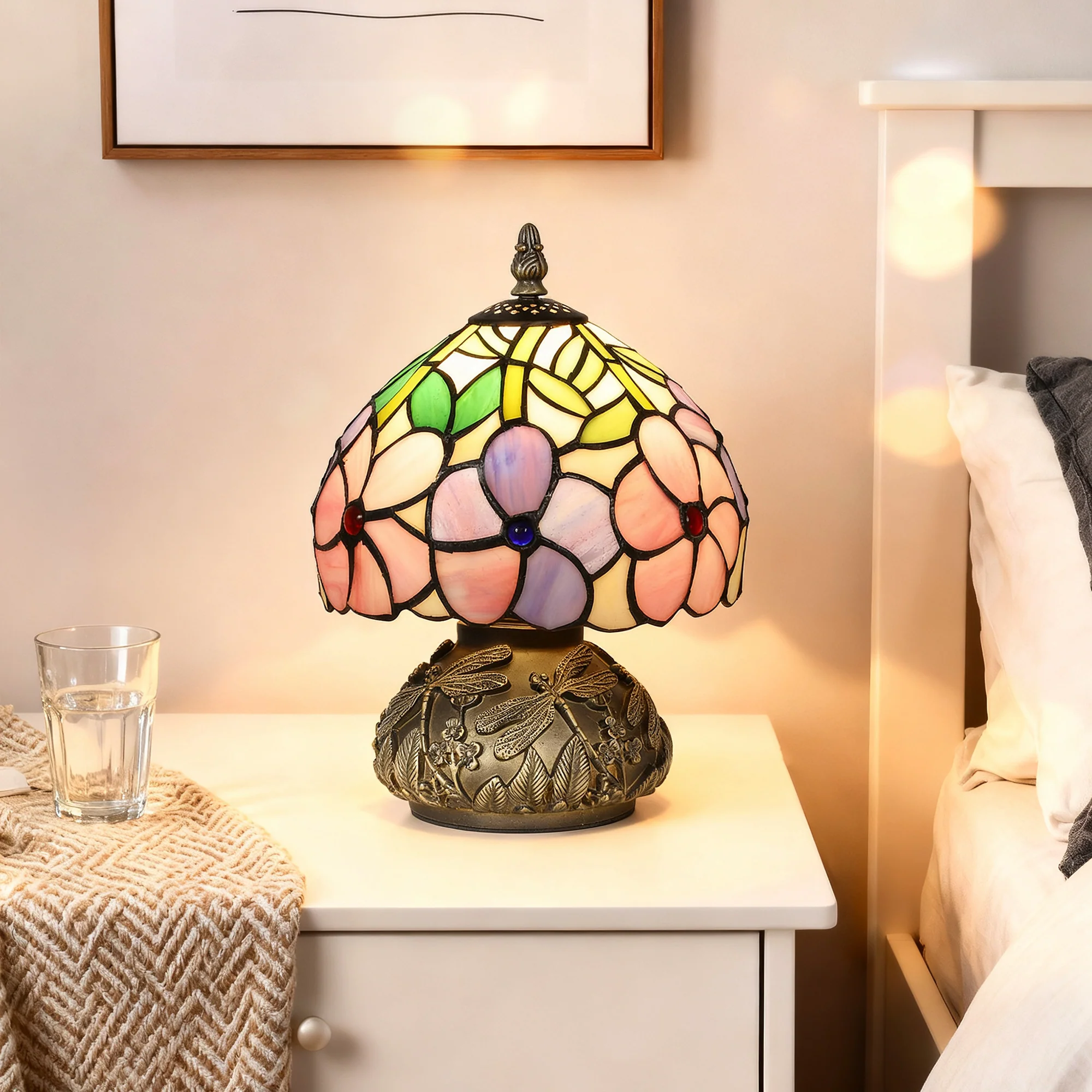HOMCOM Stained Glass Bedside Lamp, Tiffany Style Table Lamp for Bedroom - Image 7