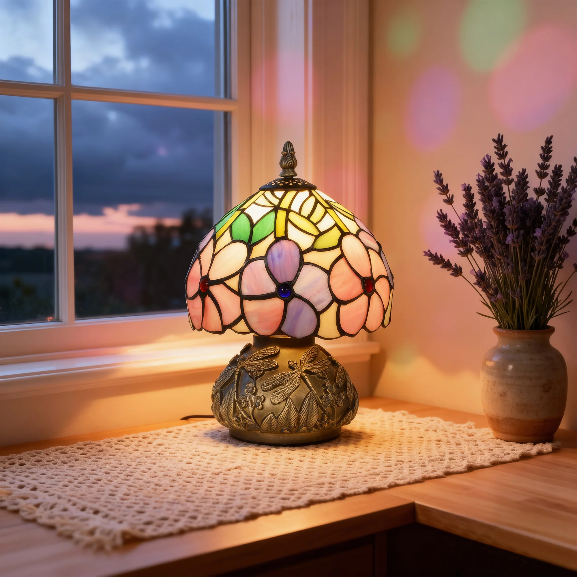 HOMCOM Stained Glass Bedside Lamp, Tiffany Style Table Lamp for Bedroom - Image 8