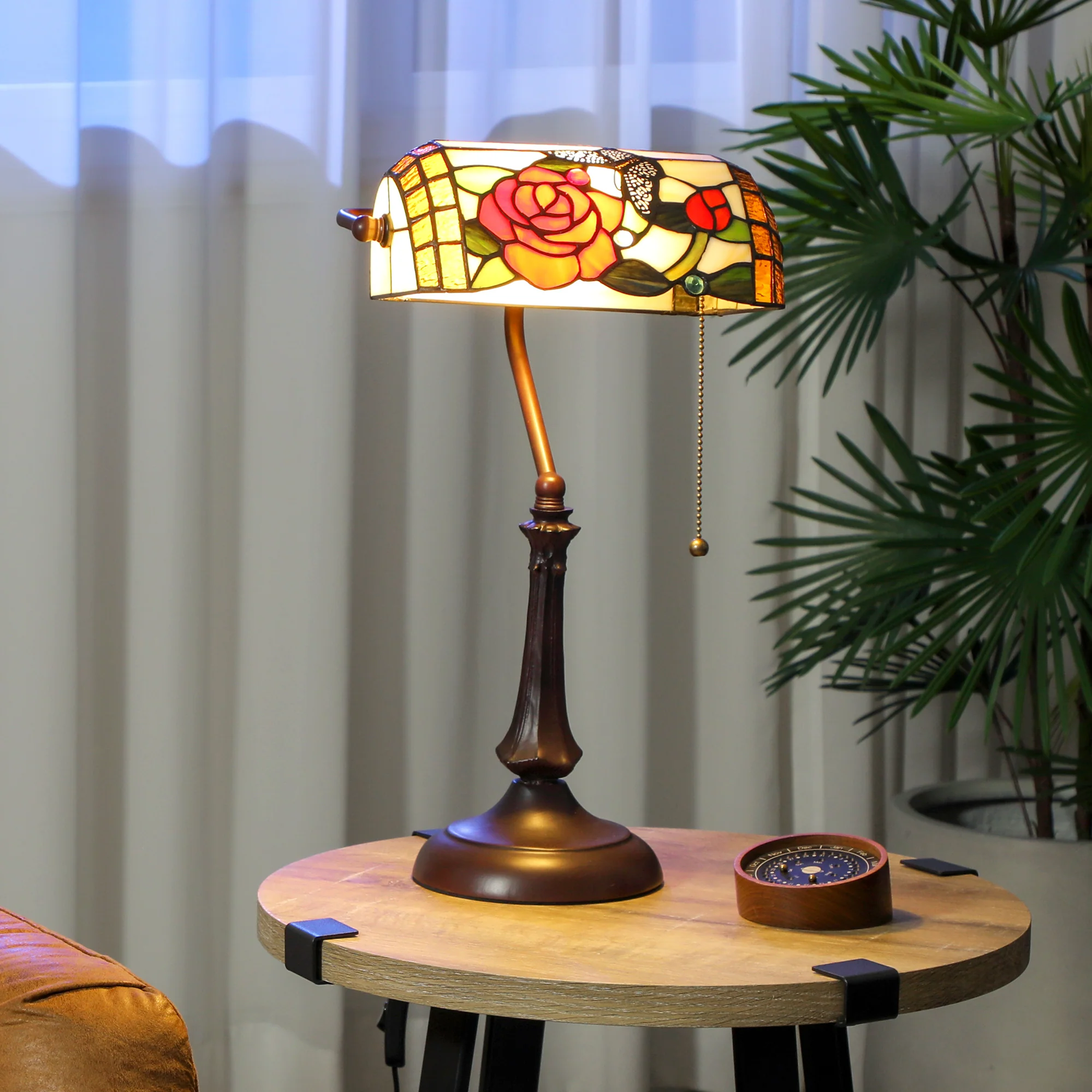 HOMCOM Tiffany-Style Stained Glass Table Lamp, Handcrafted Antique Bedside - Image 2