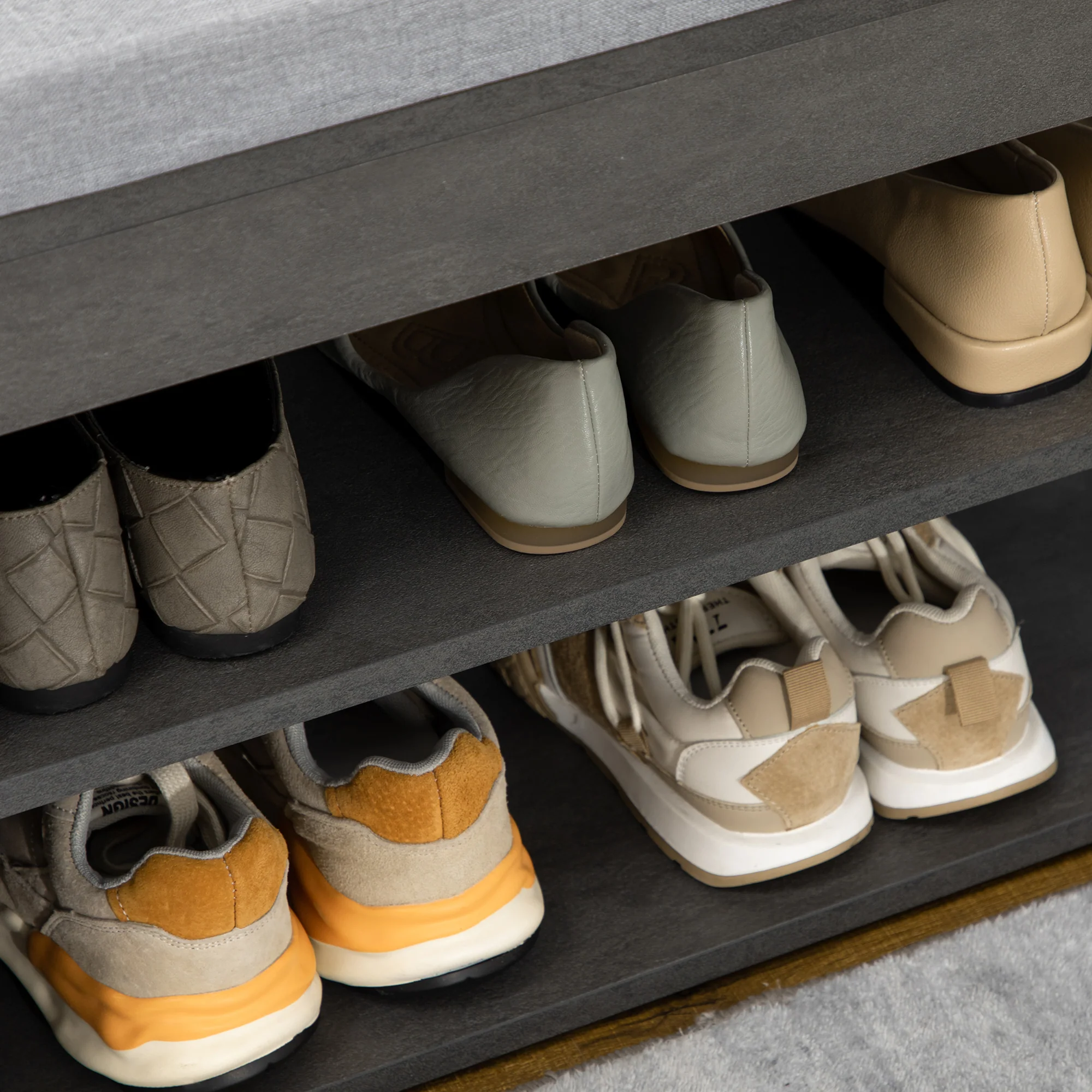 HOMCOM Upholstered Entryway Shoe Bench with Storage Open Shelves, Grey - Image 9