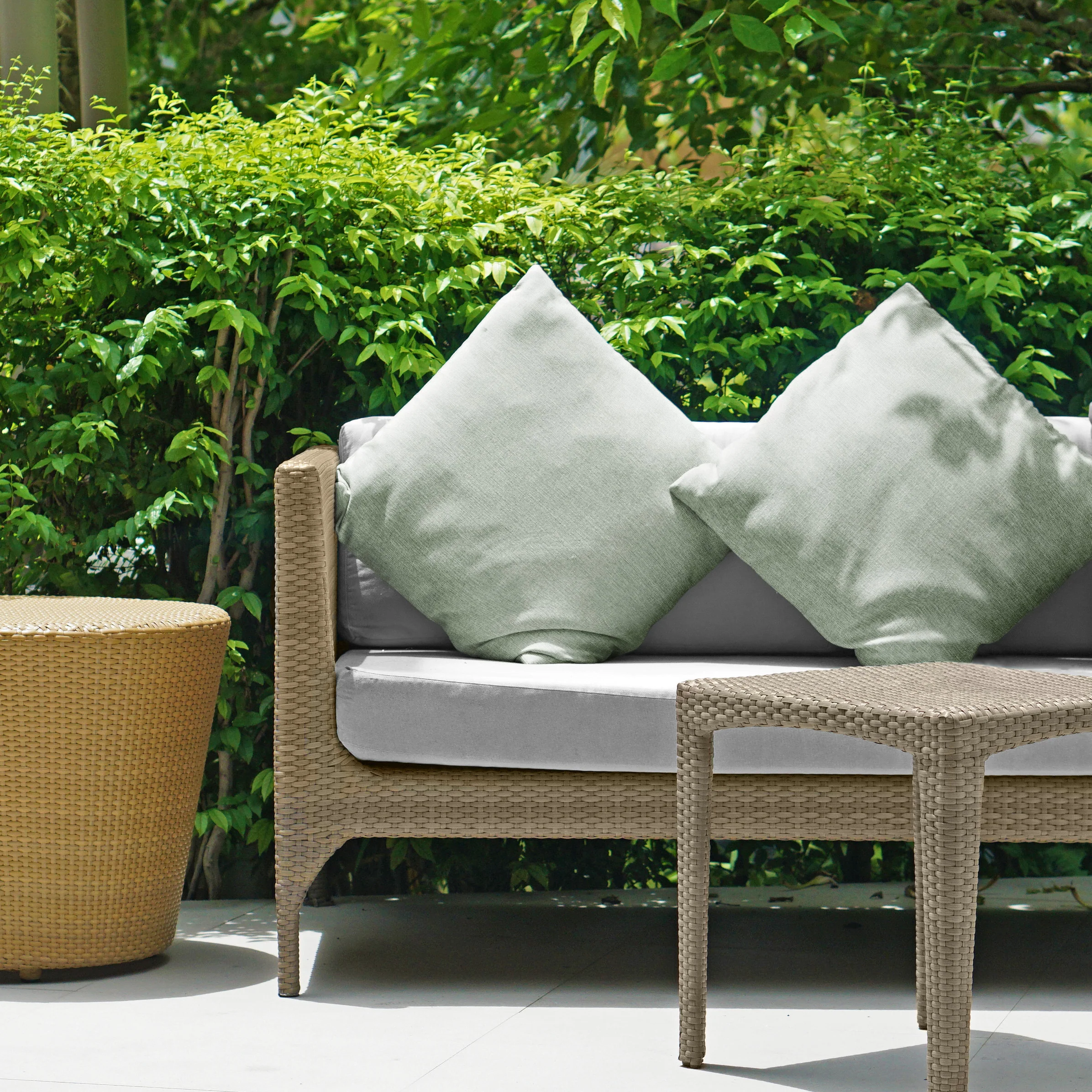 Jardin Waterproof Indoor/Outdoor Cushion Cover in Green
