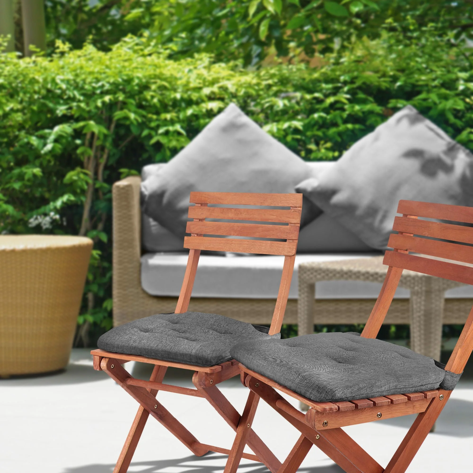 Jardin Waterproof Indoor/Outdoor Seat Pad In Charcoal - Image 2