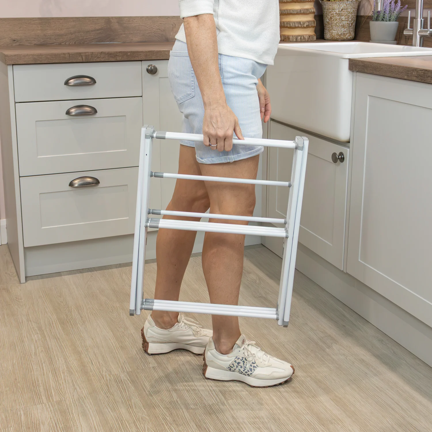 JVL Extendable 3 Tier Concertina Laundry Washing Clothes Airer, 8M - Image 12