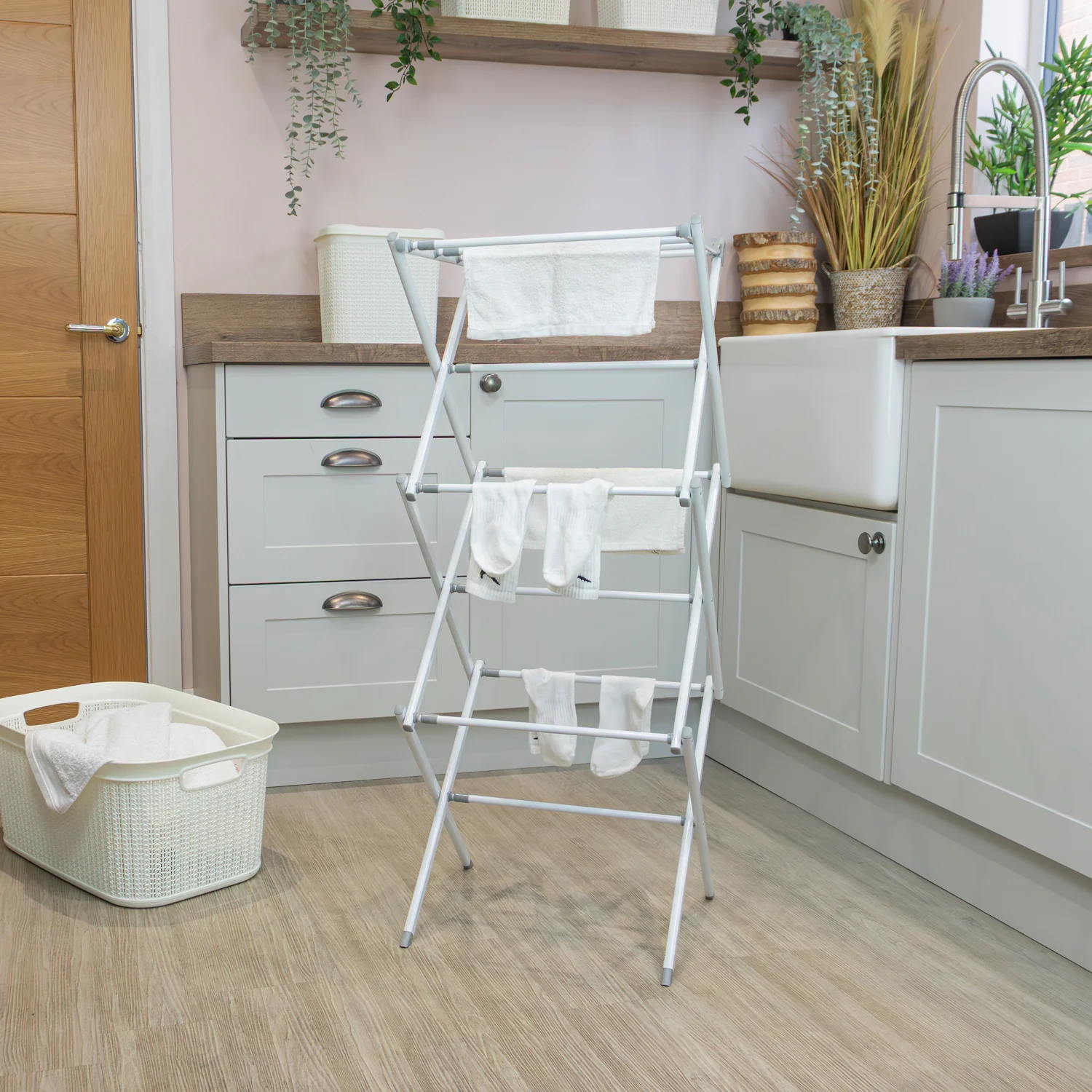 JVL Extendable 3 Tier Concertina Laundry Washing Clothes Airer, 8M - Image 4
