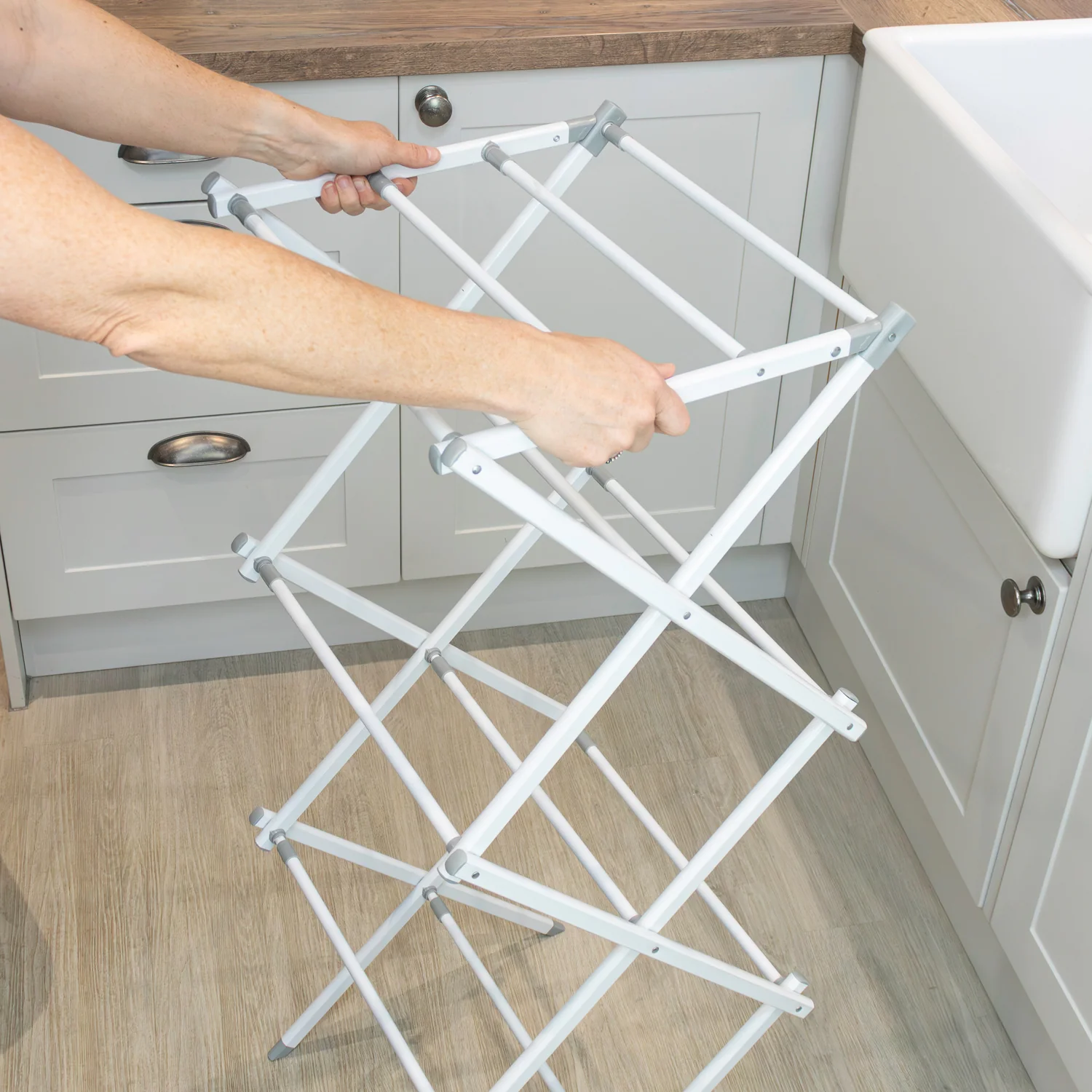 JVL Extendable 3 Tier Concertina Laundry Washing Clothes Airer, 8M - Image 8