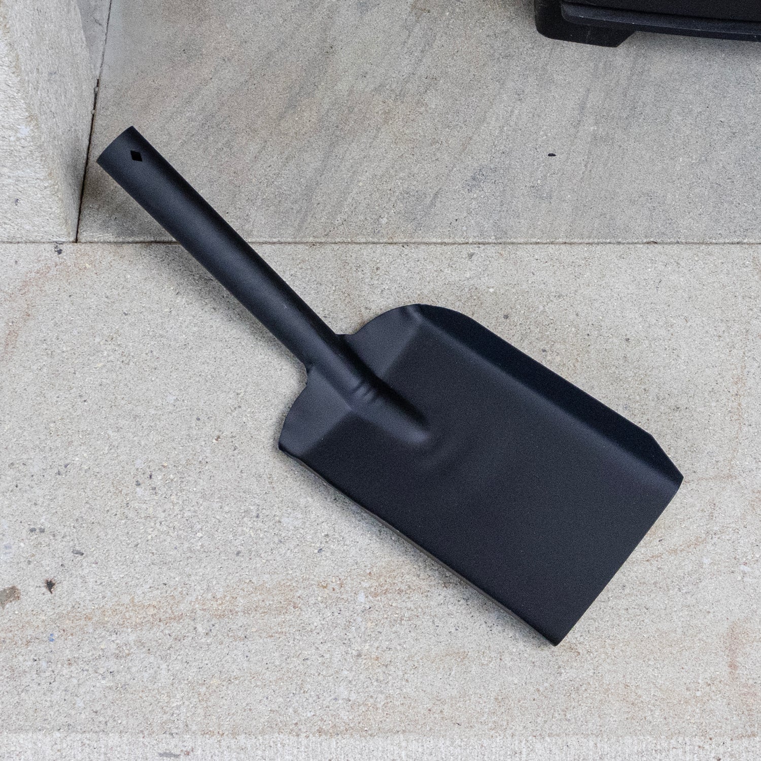 JVL Hudson Large Fireplace Shovel - Image 10