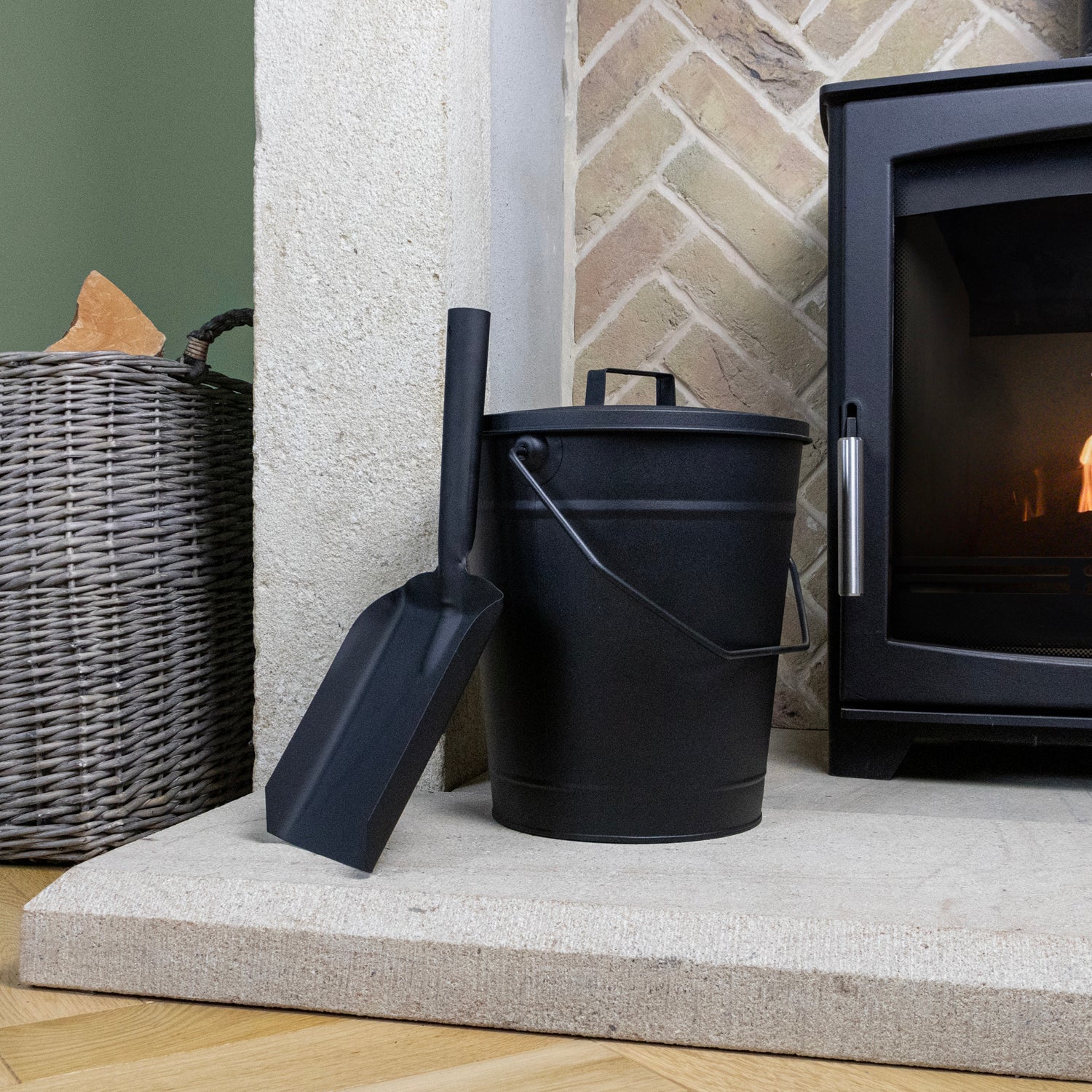 JVL Hudson Large Fireplace Shovel - Image 11